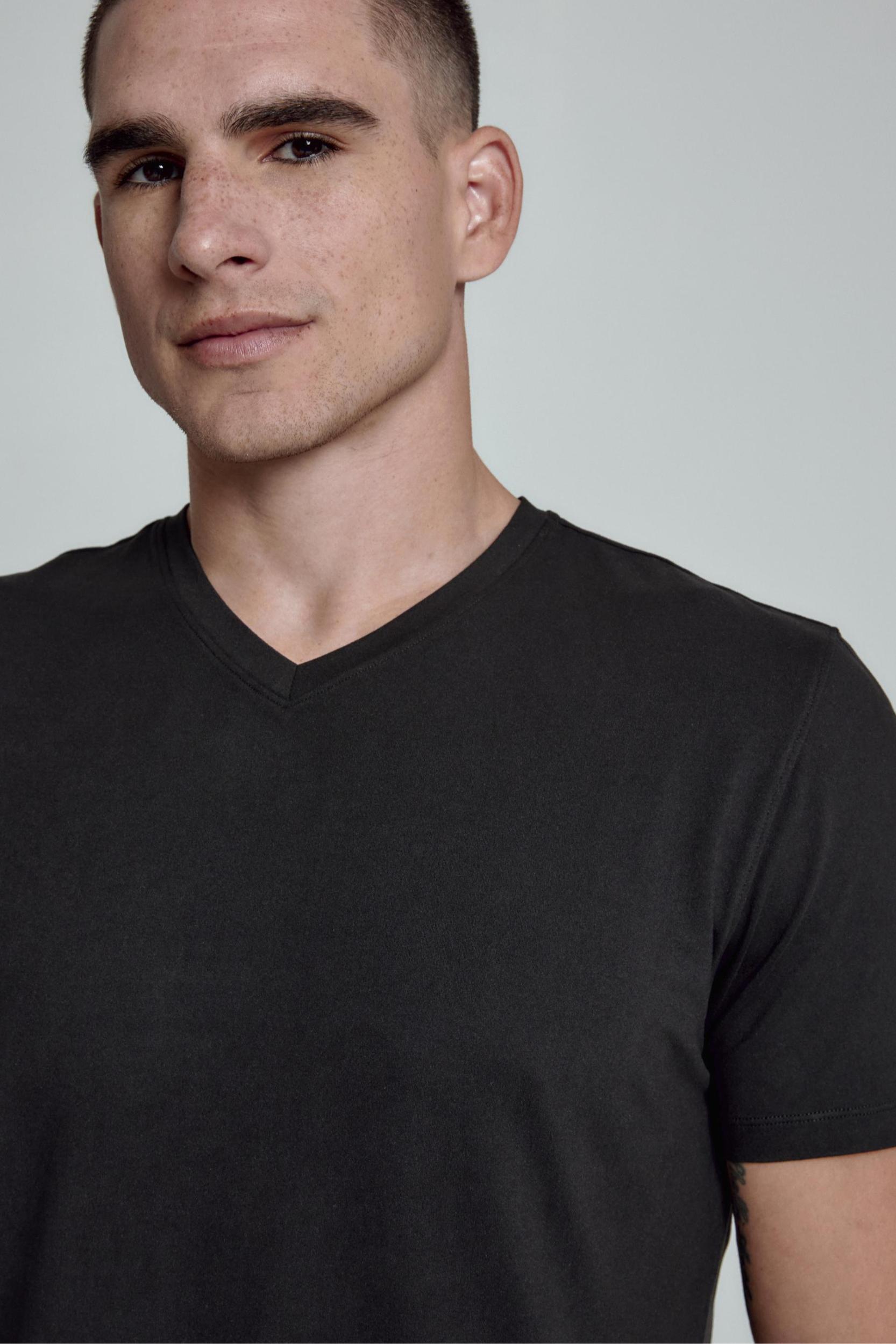 Core V-Neck Tee- Black Product Image