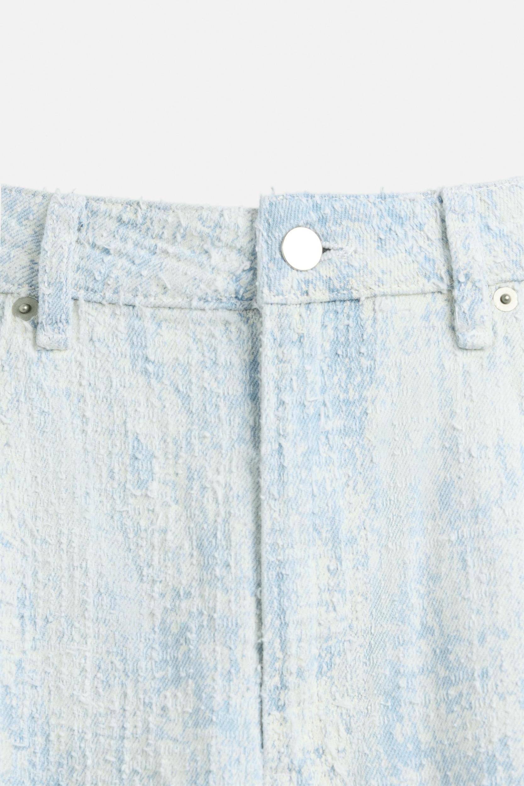 DISTRESSED FINISH BAGGY FIT JEANS Product Image