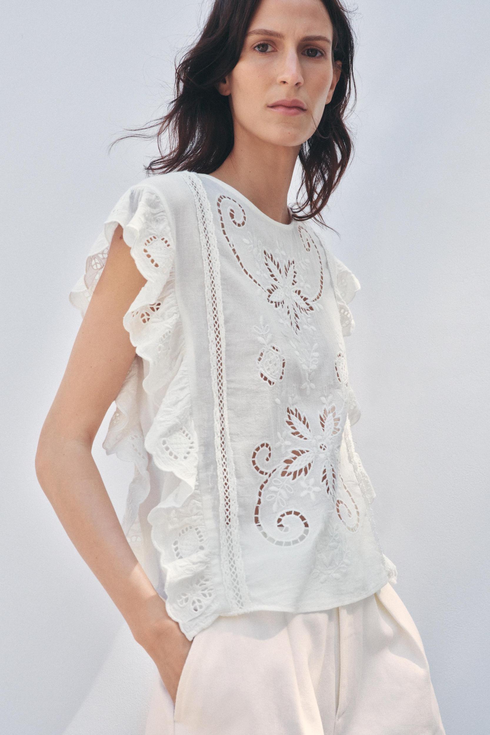 EMBROIDERED ROMANTIC BLOUSE ZW COLLECTION Product Image
