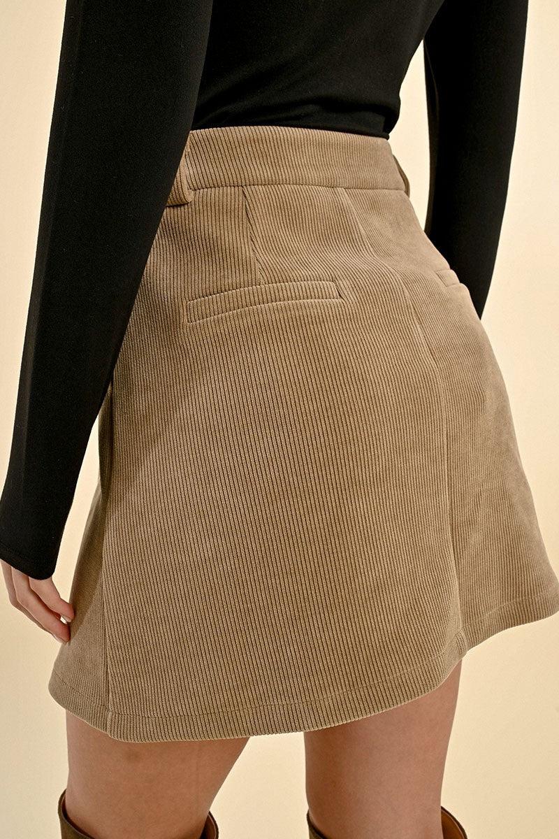 Short Skirt Pleated in Velvet Product Image