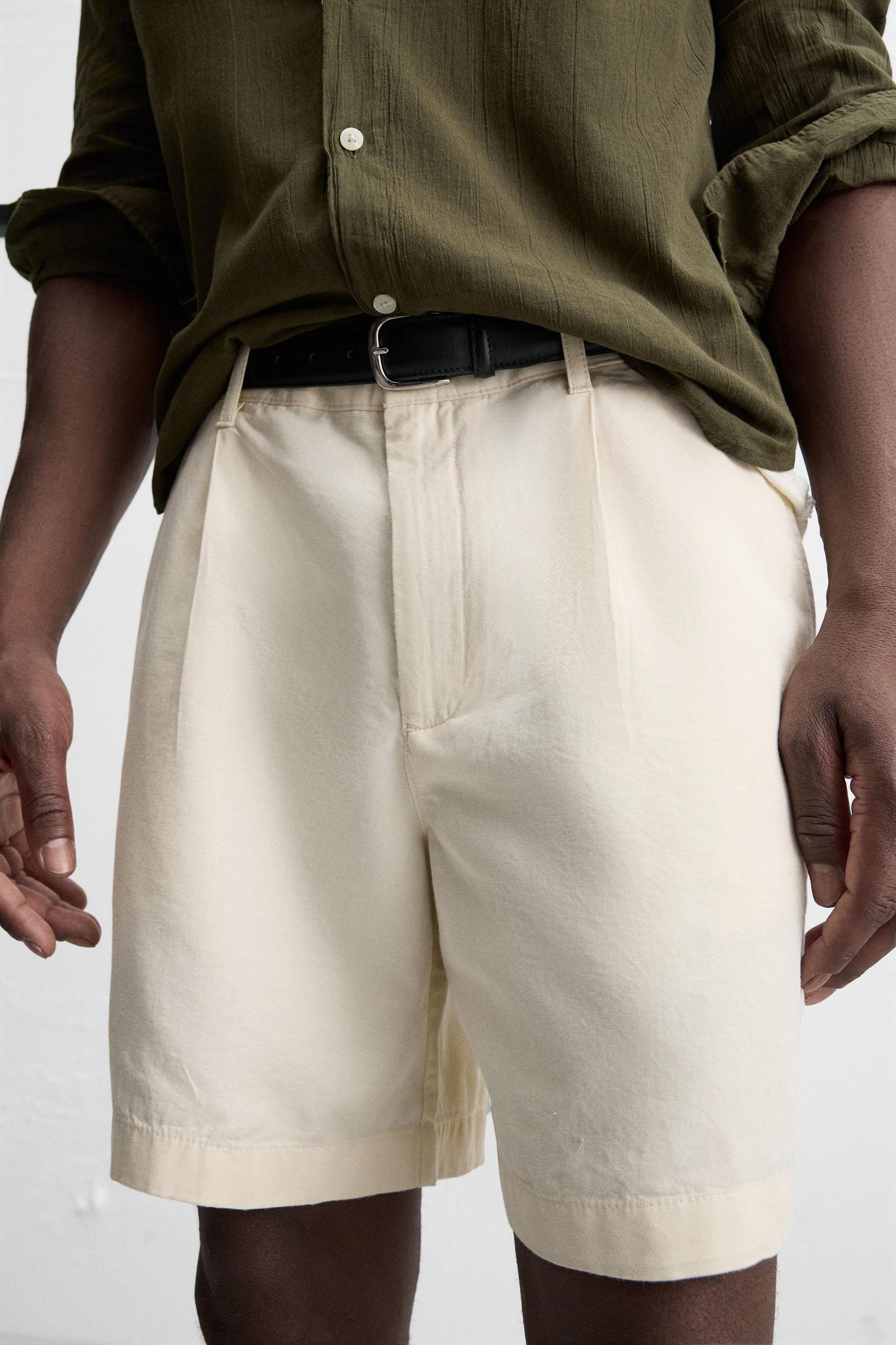 PLEATED REGULAR FIT BERMUDA SHORTS Product Image