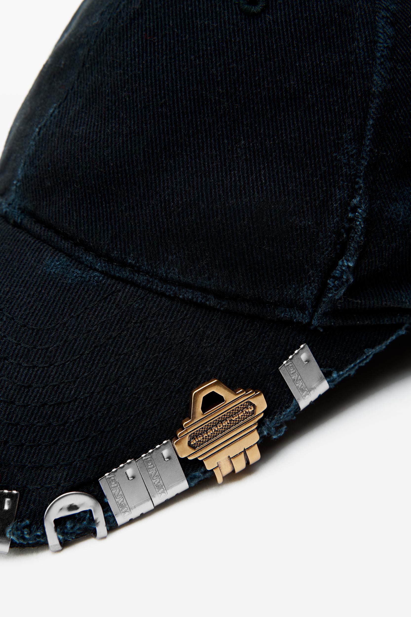 Black Hardware Cap Product Image