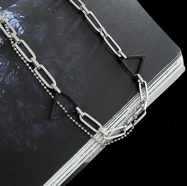 TRIANGLE CHAIN NECKLACE Product Image