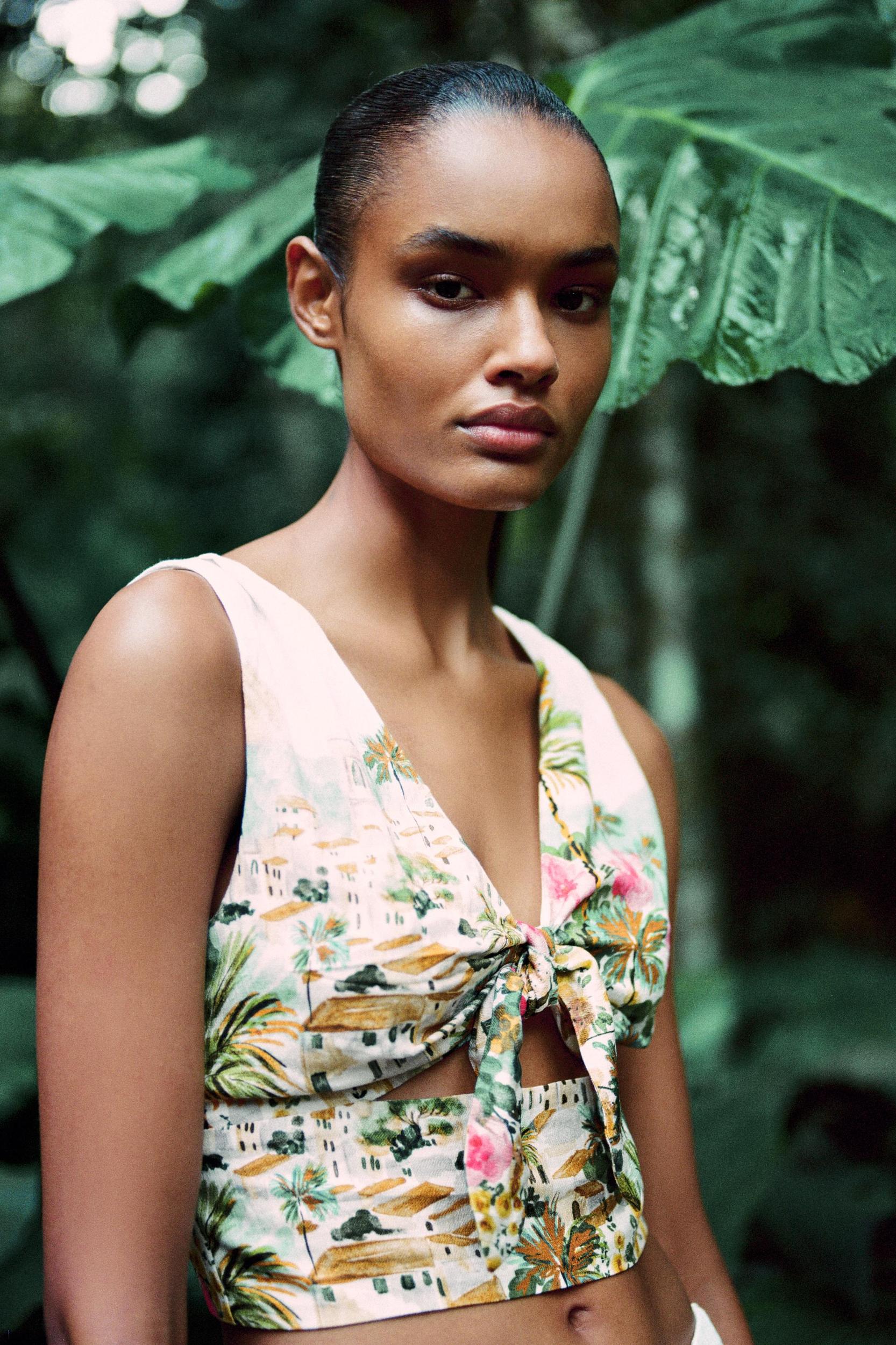 KNOTTED PRINTED CROP TOP Product Image