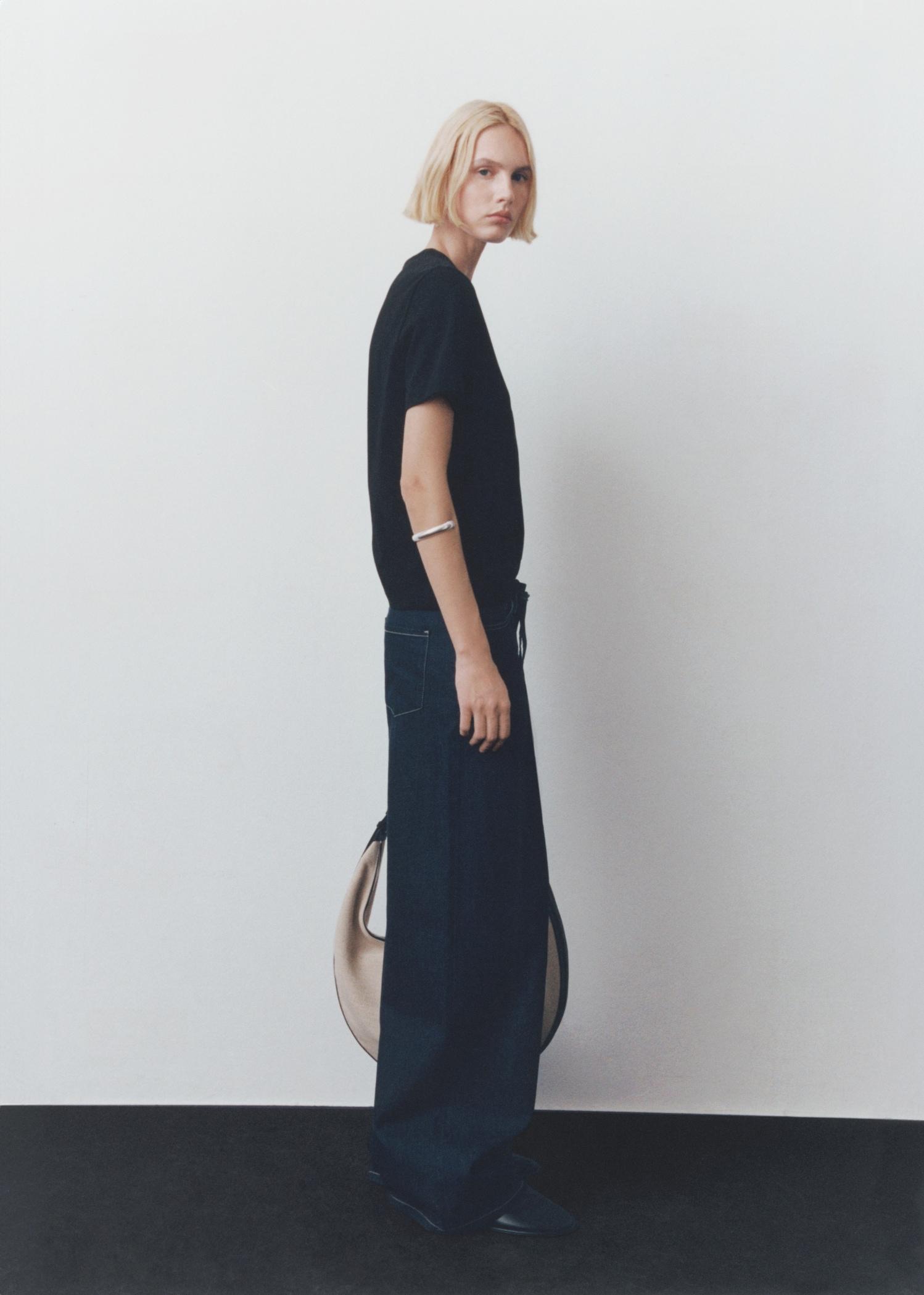 Short-sleeved cotton t-shirt - Women | MANGO USA Product Image