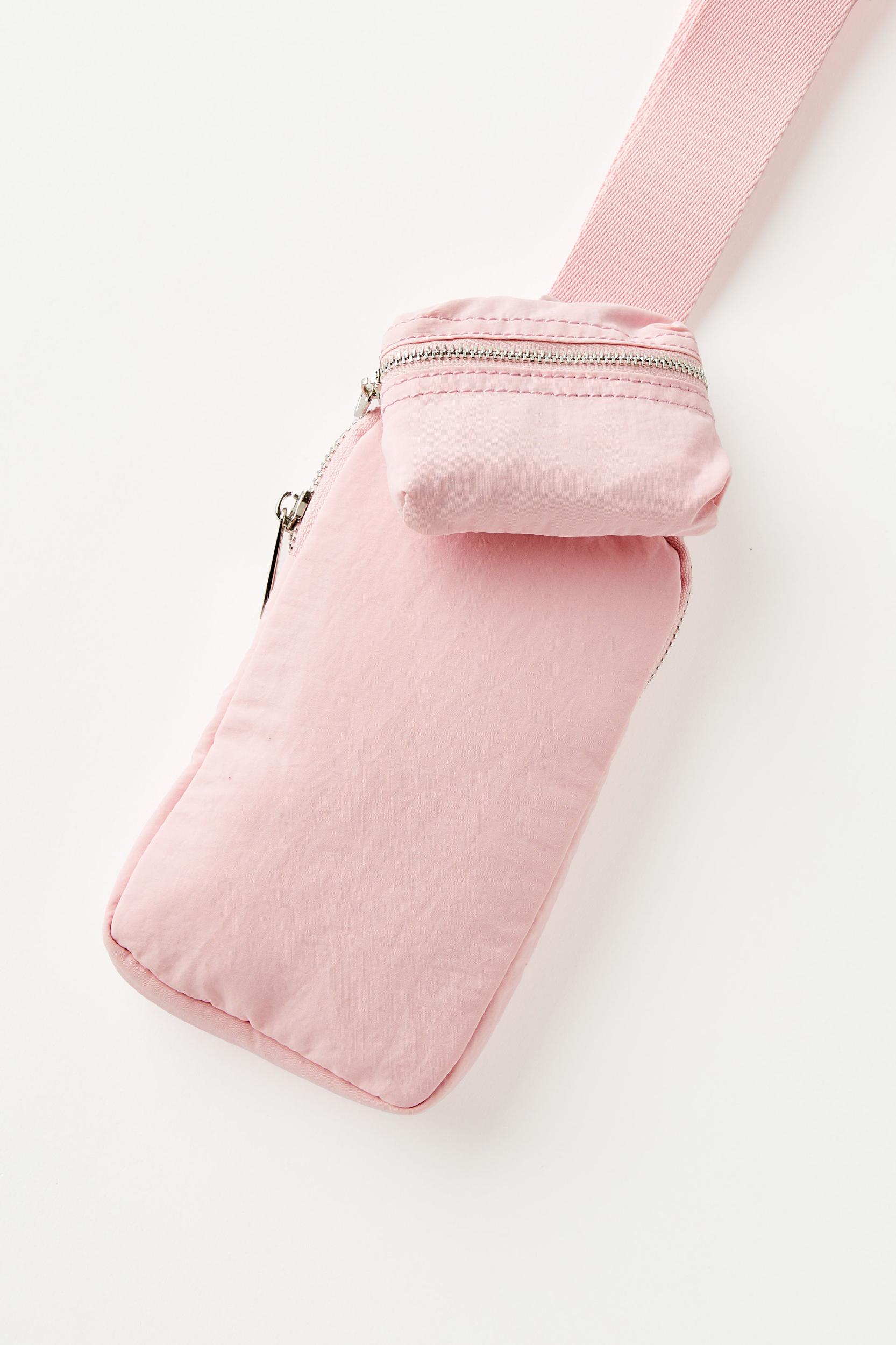 Active Wristlet Pouch Product Image