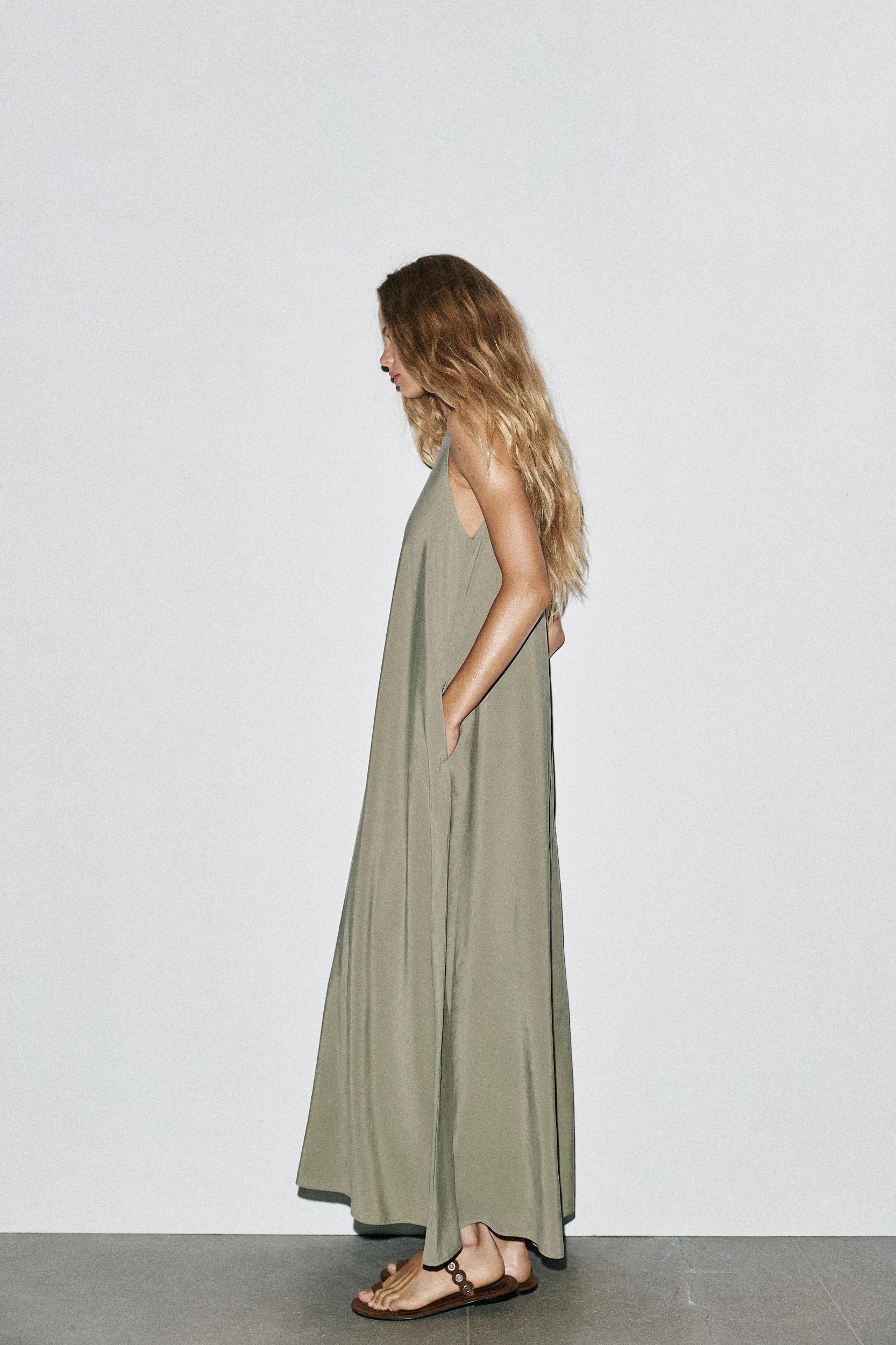 FLOWY MIDI DRESS Product Image