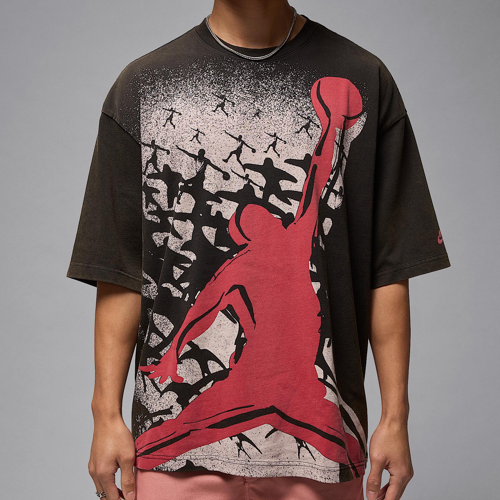 Mens Jordan Oversized Reissue T-Shirt | HQ8982-010 Product Image