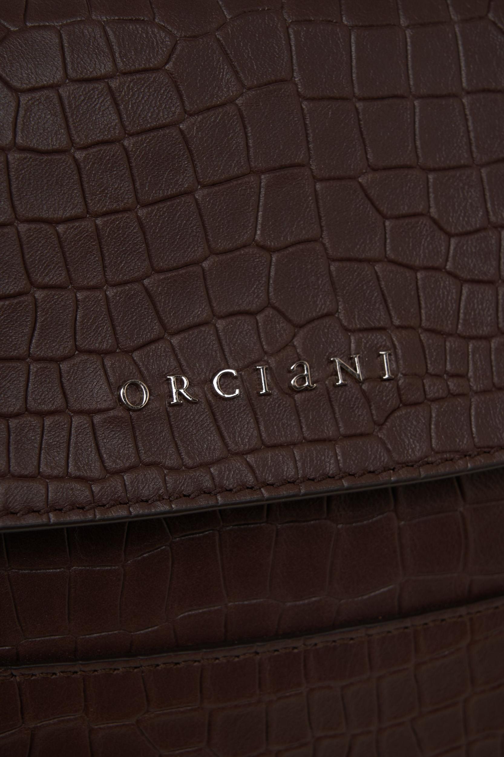 Leather shoulder bag in croco look Product Image