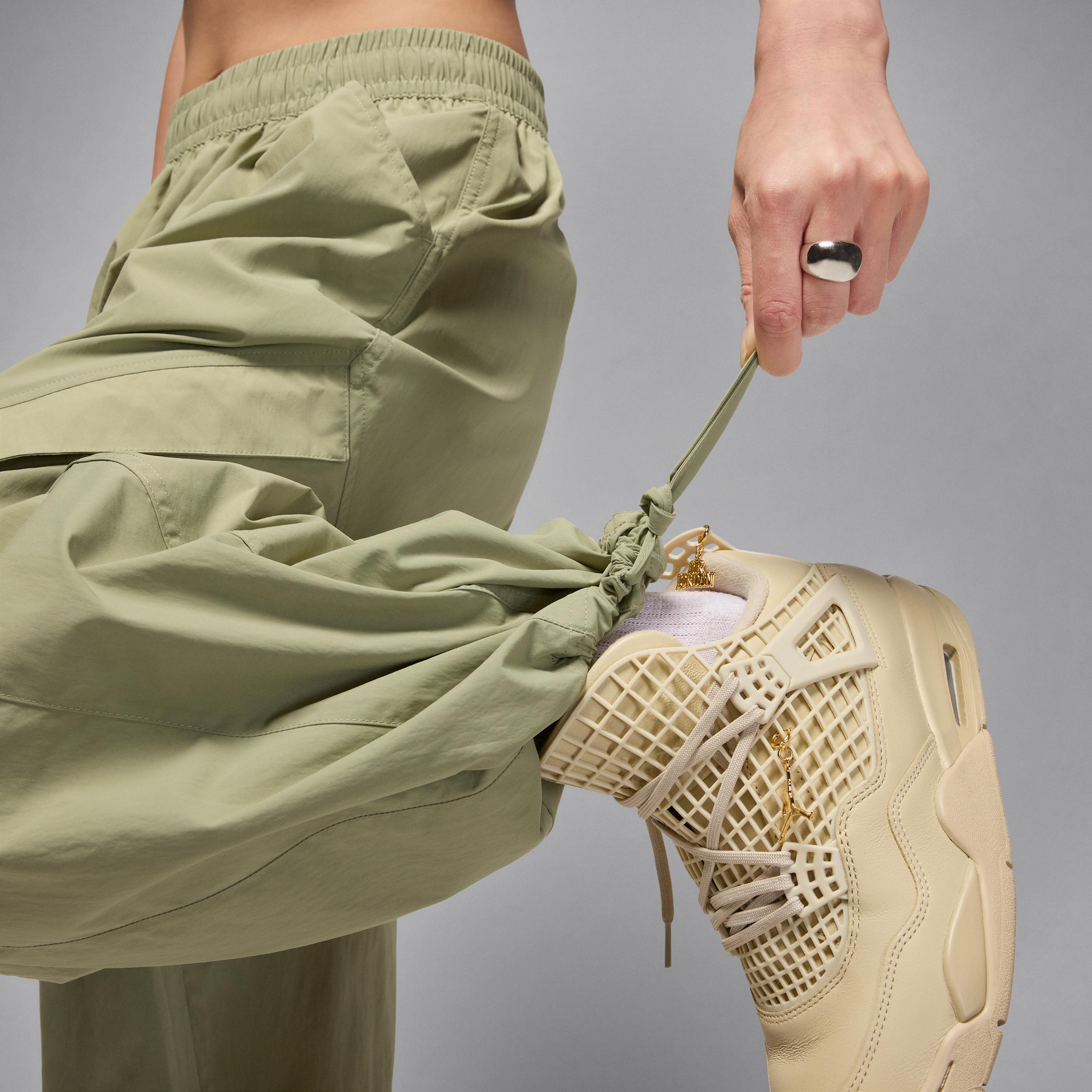 Womens Jordan Flight Chicago Parachute Pants | HM6144-205 Product Image