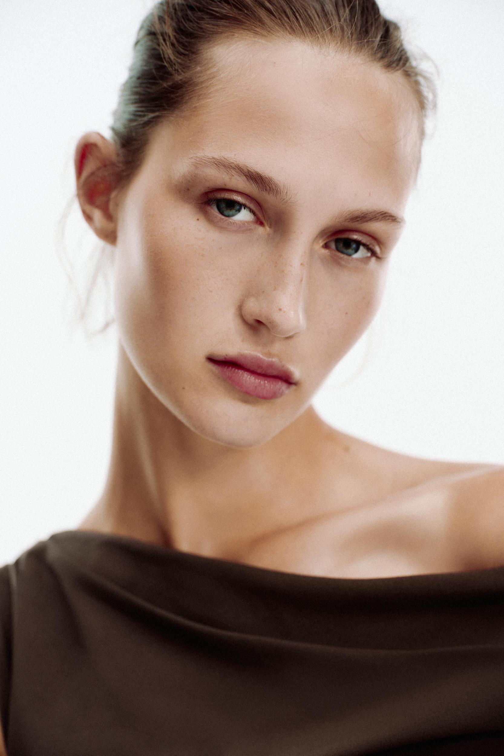 ASYMMETRIC TEXTURED TOP Product Image