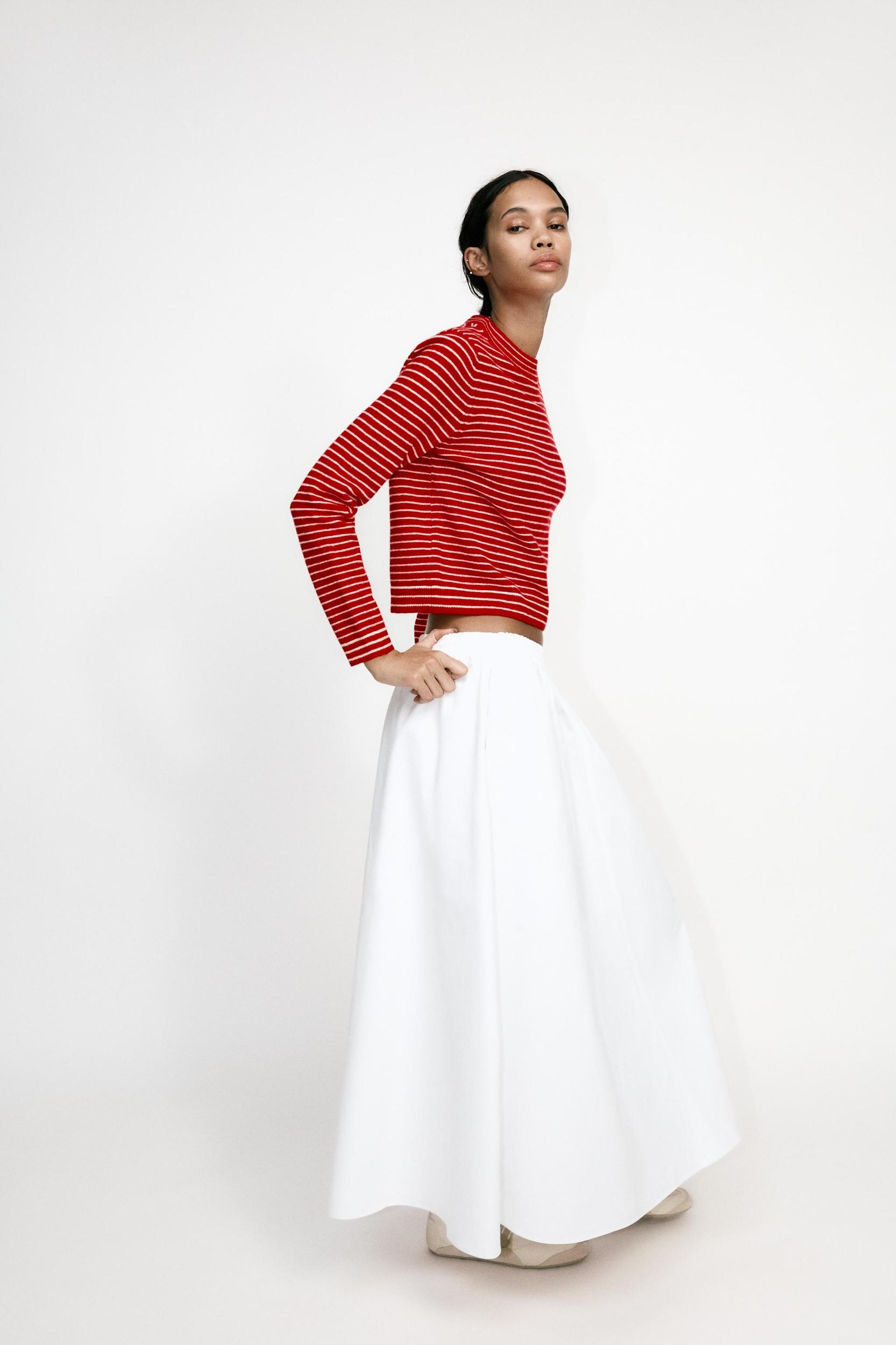 SHORT STRIPED KNIT SWEATER Product Image