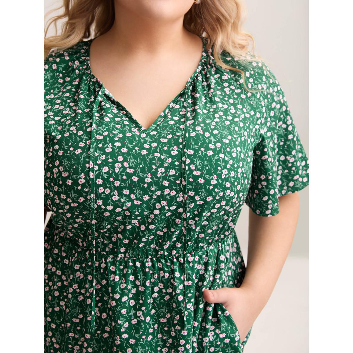 Plus Size Floral Print Split Neck Pockets Midi Dress Emerald Women Timeless Gathered Notched collar Short sleeve Curvy BloomChic 14-16/1X Product Image