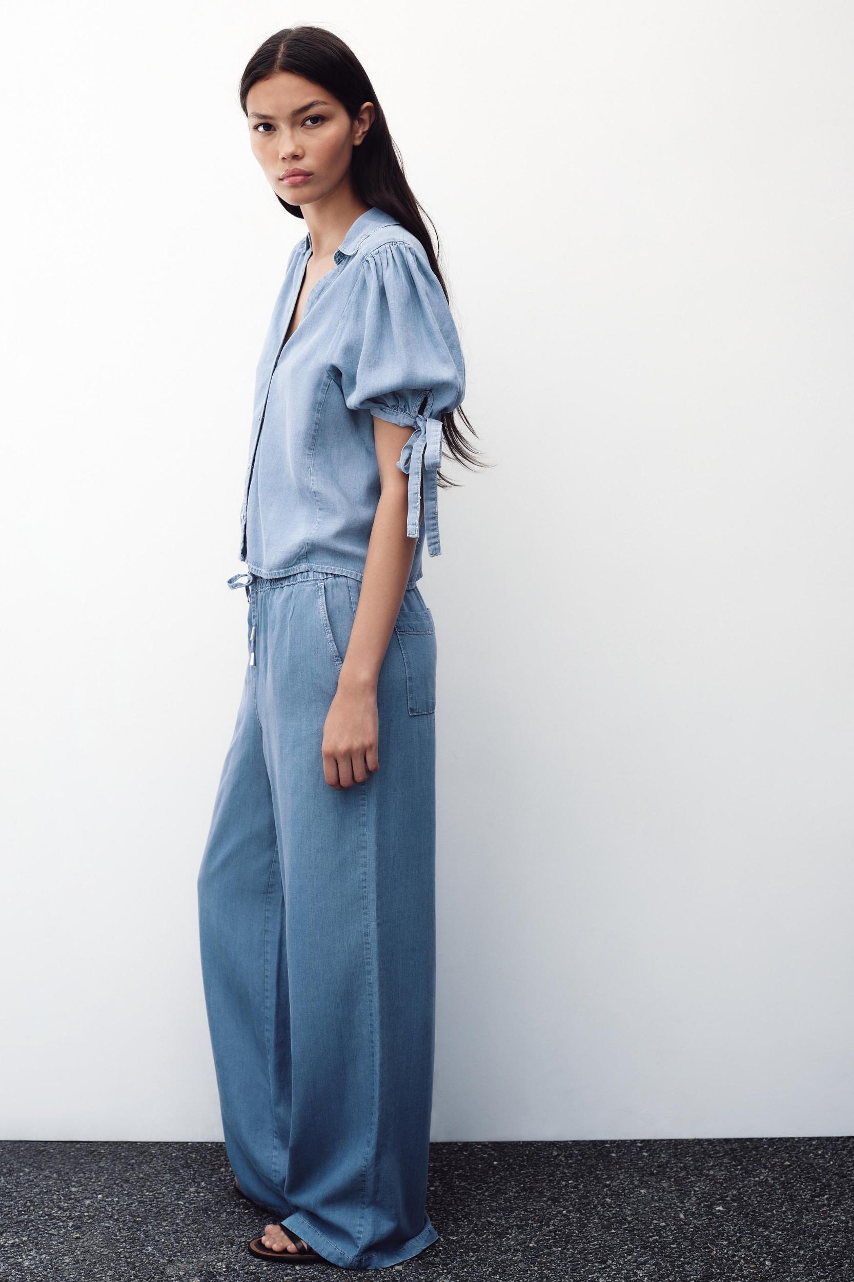 WIDE LEG ELASTIC WAIST PANTS Product Image