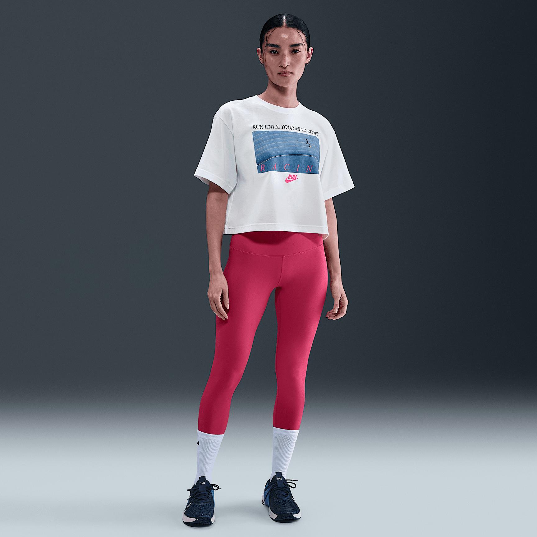 Women's Nike Sportswear Club Cropped T-Shirt Product Image