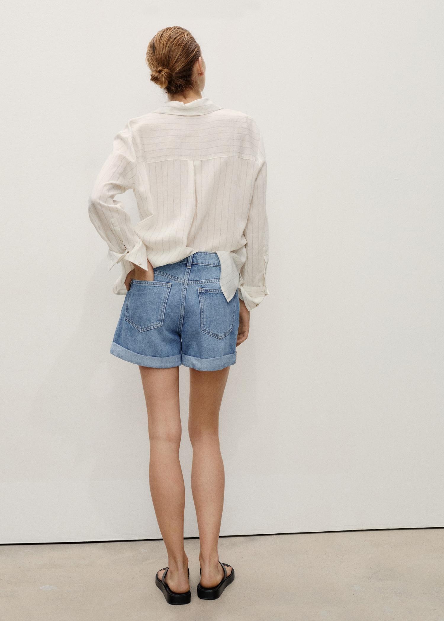 High-waisted mom-fit denim shorts - Women | MANGO USA Product Image