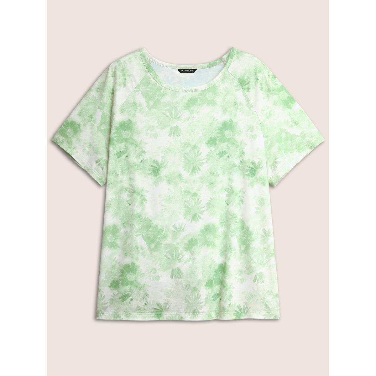 Plus Size Tie Dye Flowers Round Neck Raglan Sleeve T-shirt Green Women Casual Contrast Natural Flowers Round Neck Everyday T-shirts BloomChic 10/M Product Image