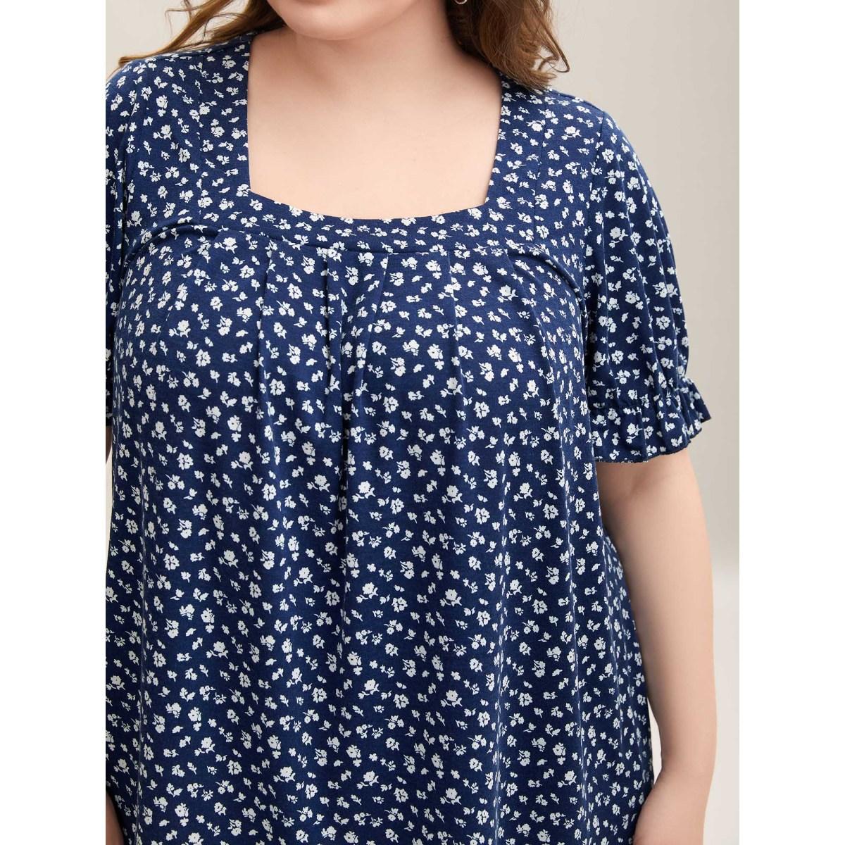Plus Size Ditsy Floral Print Square-Neck T-Shirt Indigo Women Casual Pleated Natural Flowers Square Neck Everyday-Casual T-shirts BloomChic 26/4X Product Image