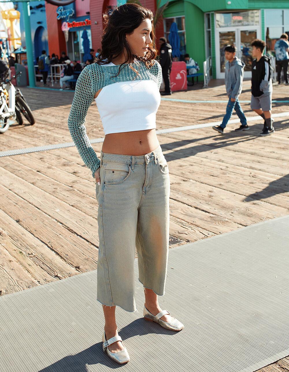 BDG Urban Outfitters Jaya Bleached Cut-Off Cropped Womens Jorts - VINTAGE BLAST Product Image