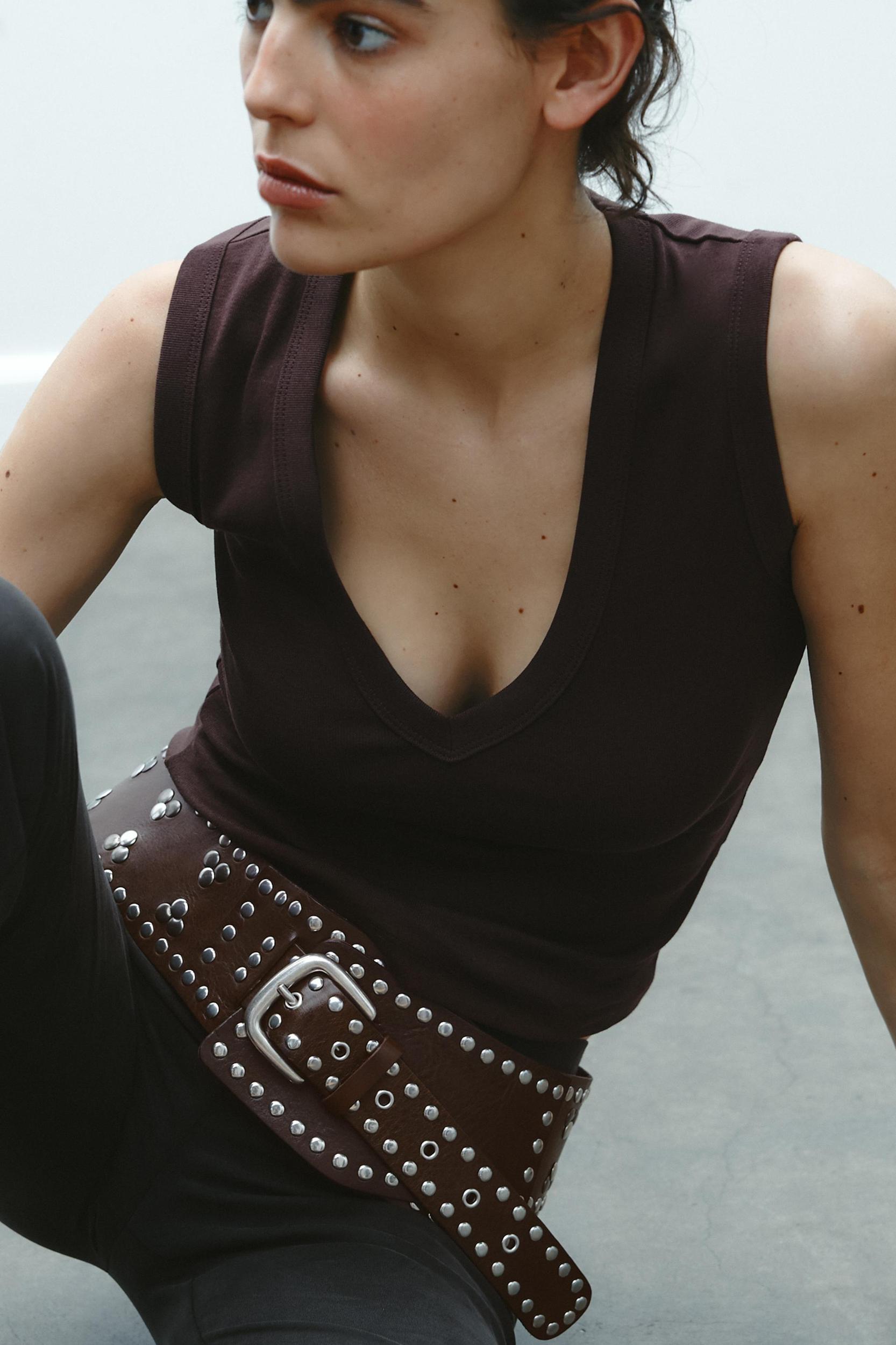 V-NECK TOP Product Image