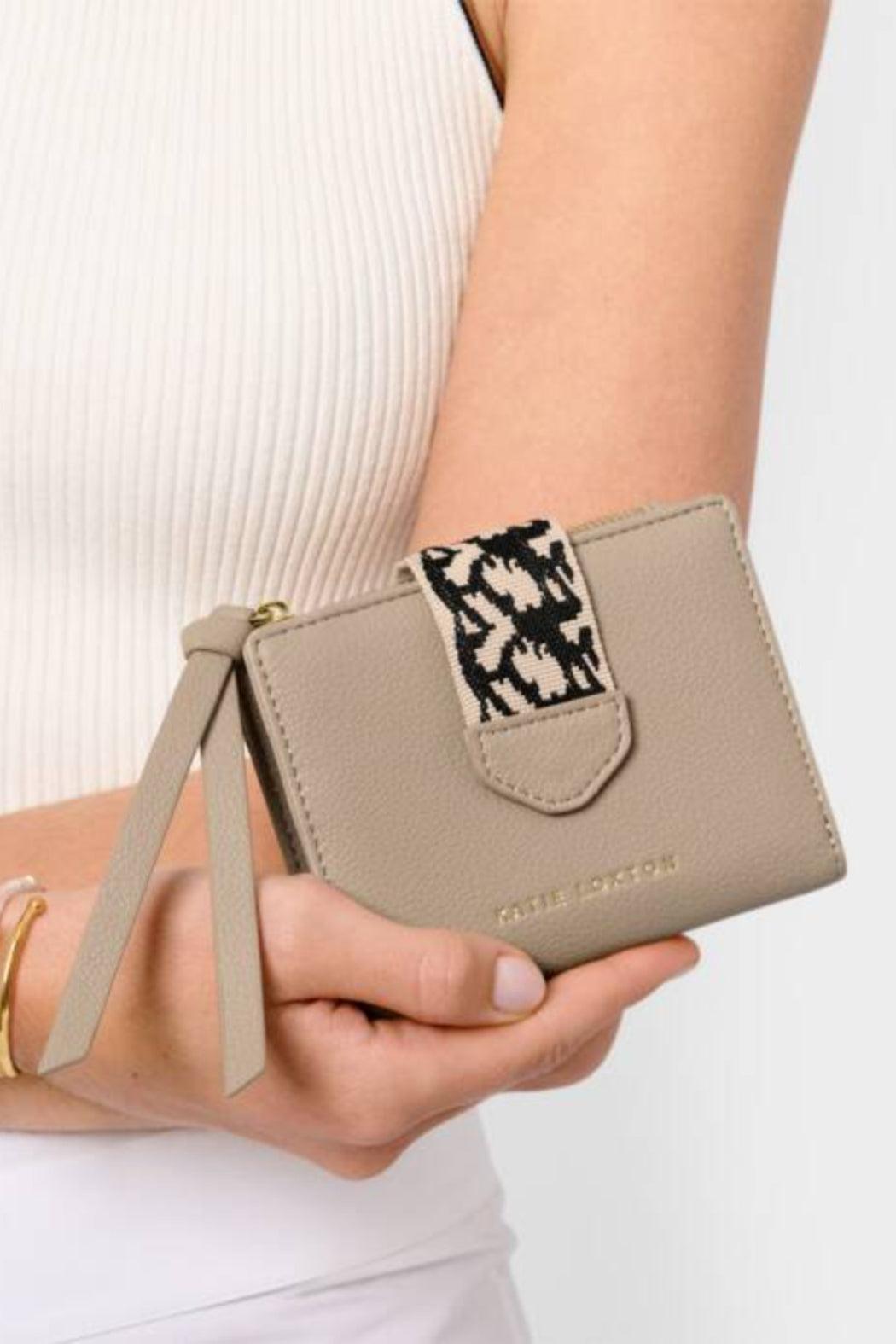 Hallie Purse Product Image