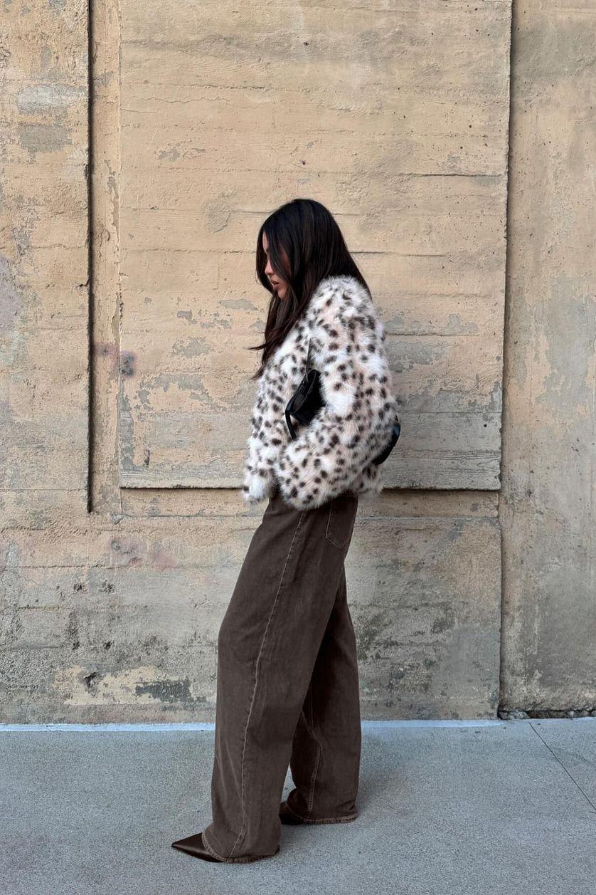 Low Waist Wide Leg Jeans Product Image