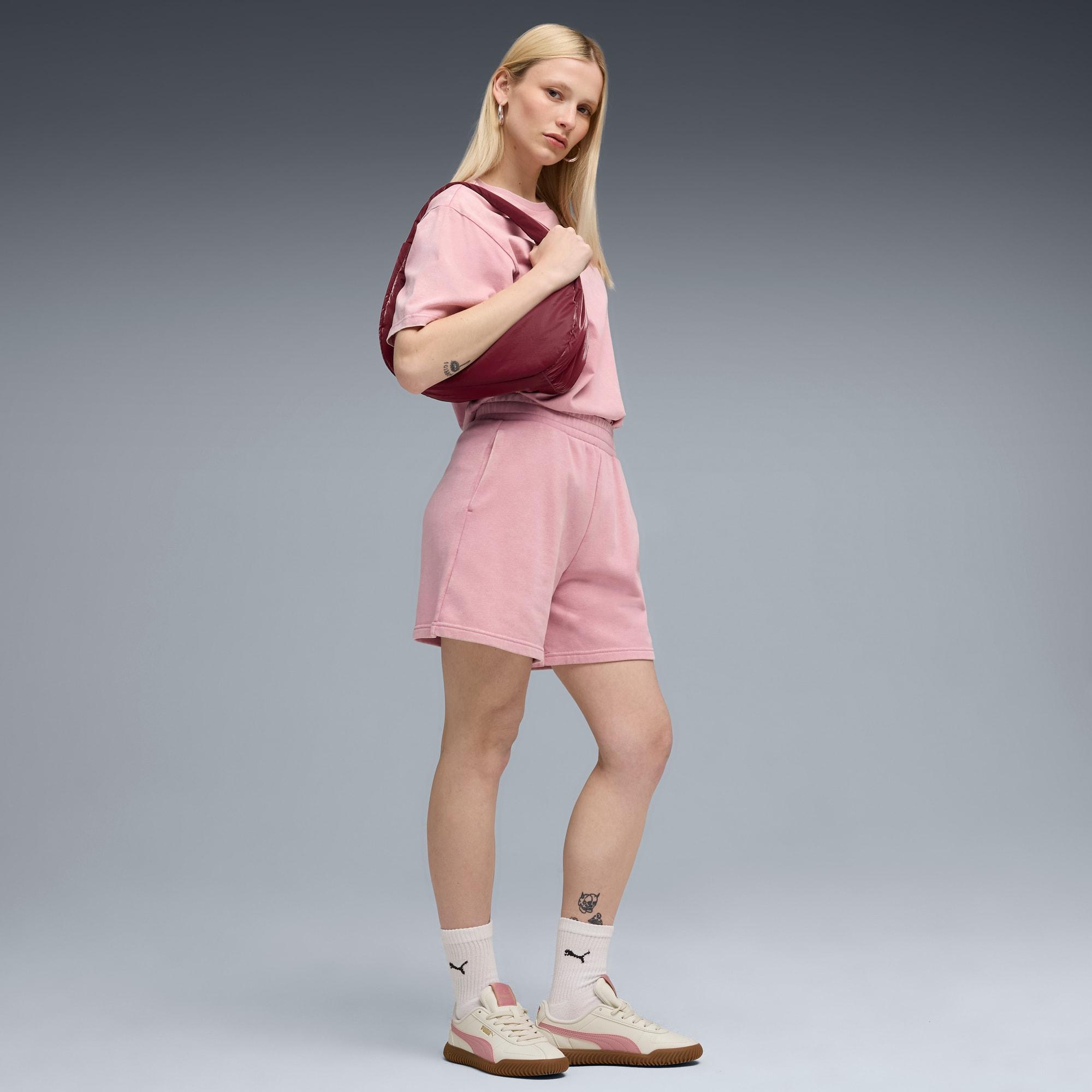 ESS ELEVATED Wash Shorts Women Product Image