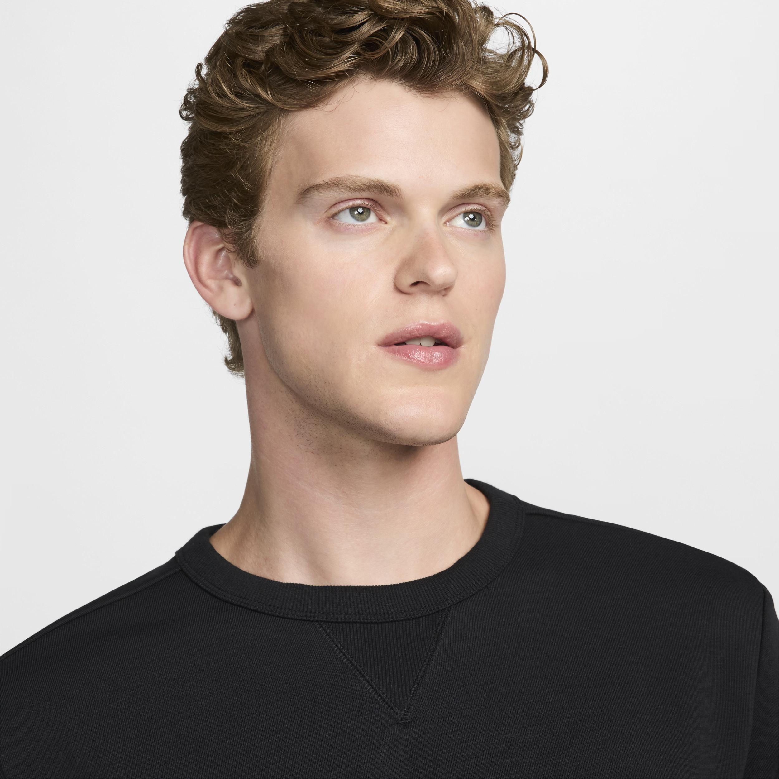 Nike Standard Issue Men's Dri-FIT Basketball Crew-Neck Sweatshirt Product Image