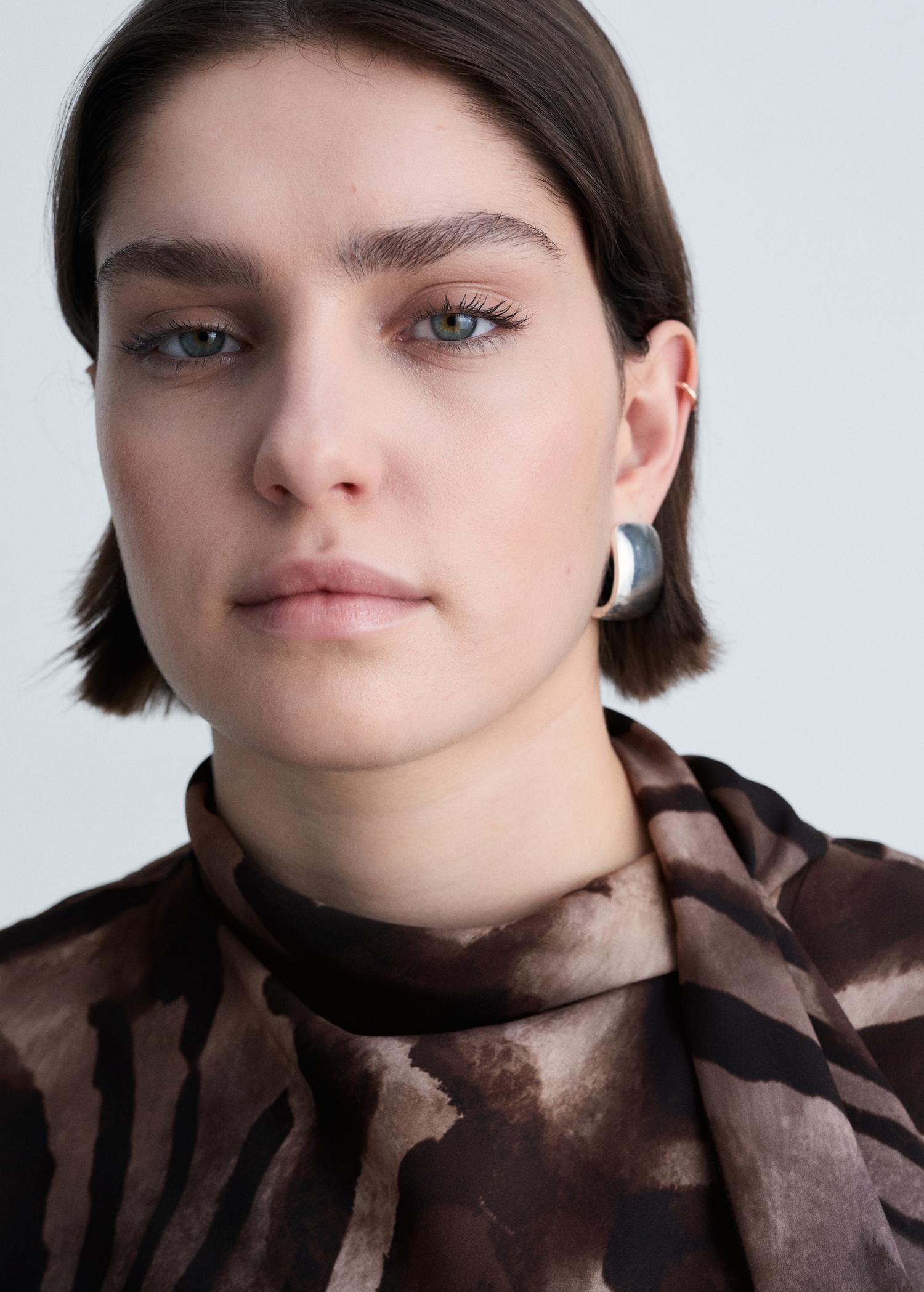 Zebra back bow satin dress - Women | MANGO USA Product Image