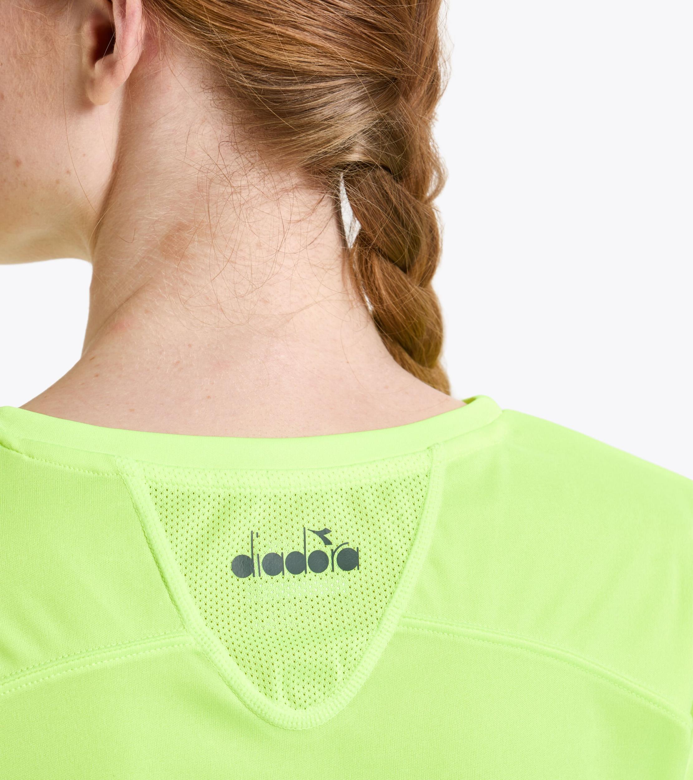 L. T-SHIRT TEAM Product Image