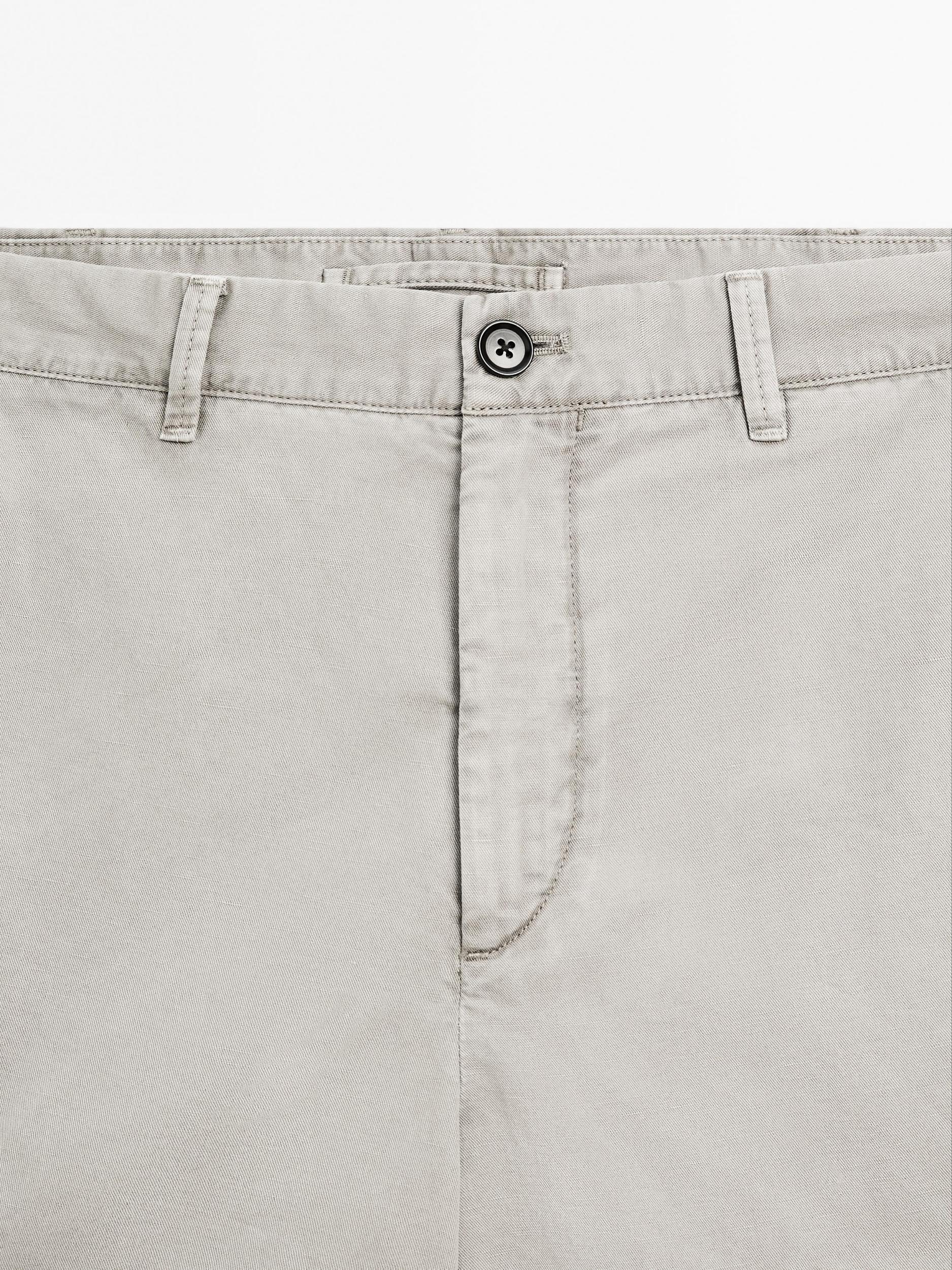 Lightweight linen blend Bermuda shorts Product Image