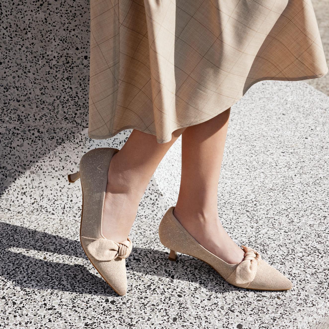 Pointed-Toe Bow Kitten Heels (Sasha) Product Image