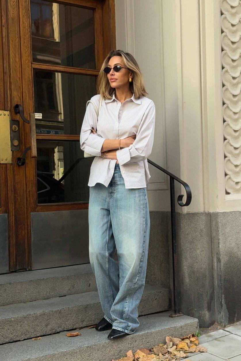 Low Waist Wide Leg Jeans Product Image