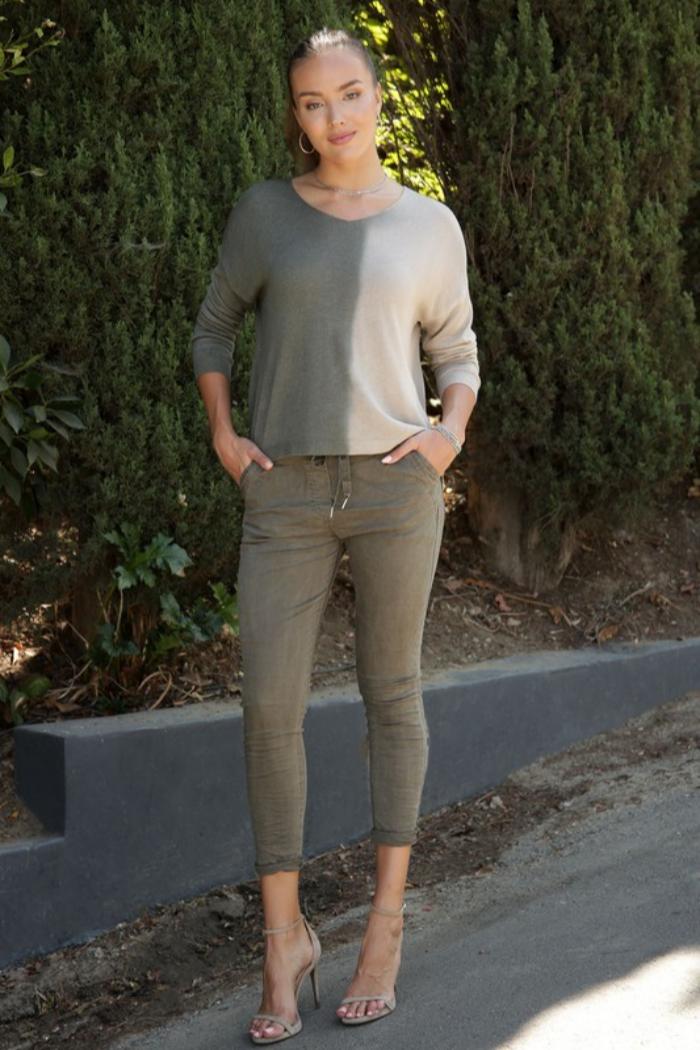 Solid Crinkle Jogger With Star Pocket Product Image