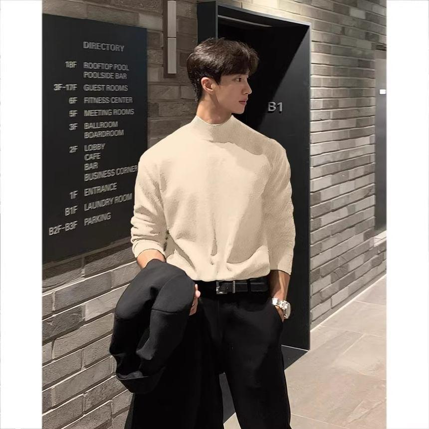 Long-Sleeve Mock Neck Plain T-Shirt Product Image