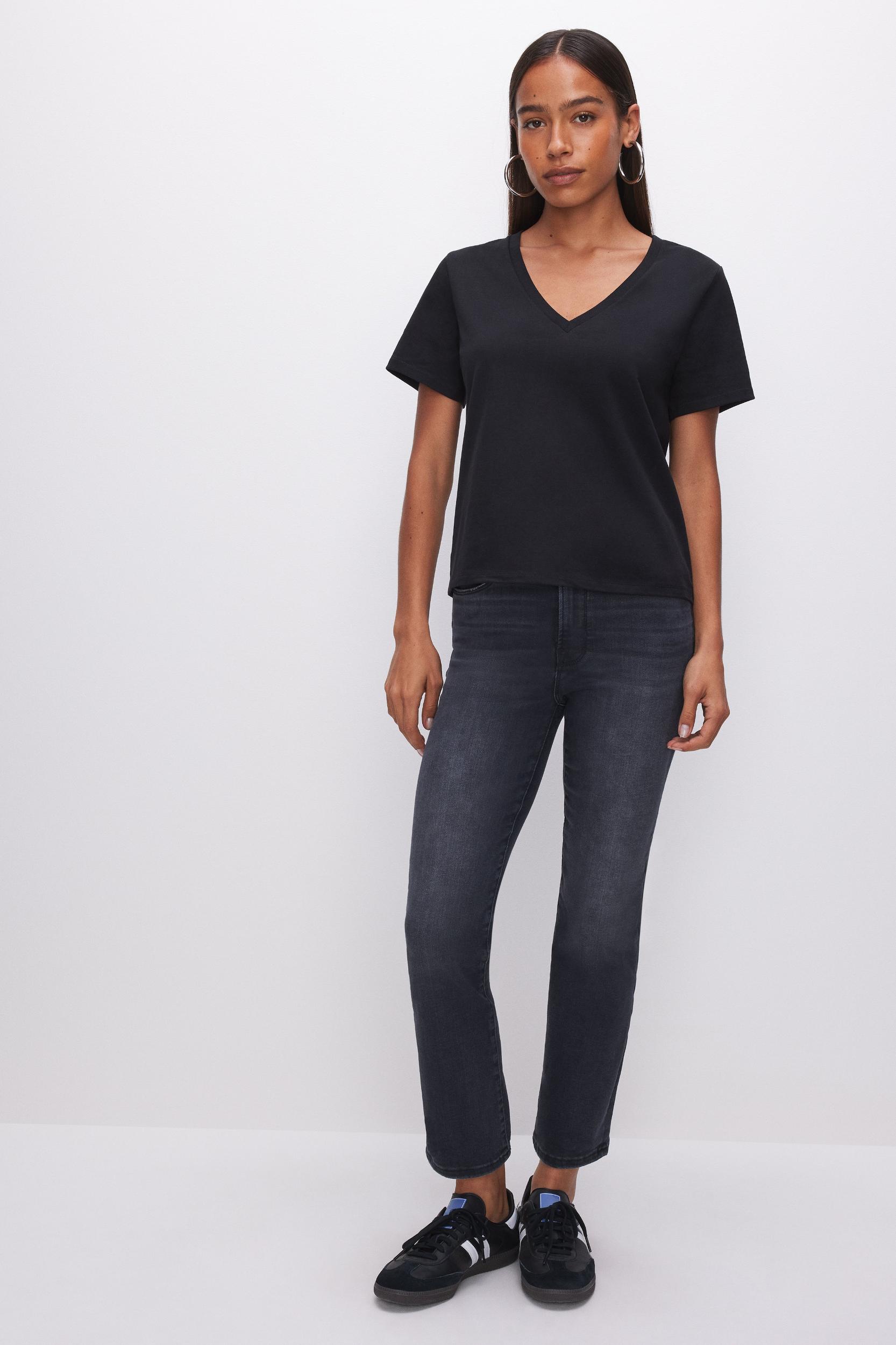 COTTON CLASSIC V-NECK TEE | BLACK001 Product Image