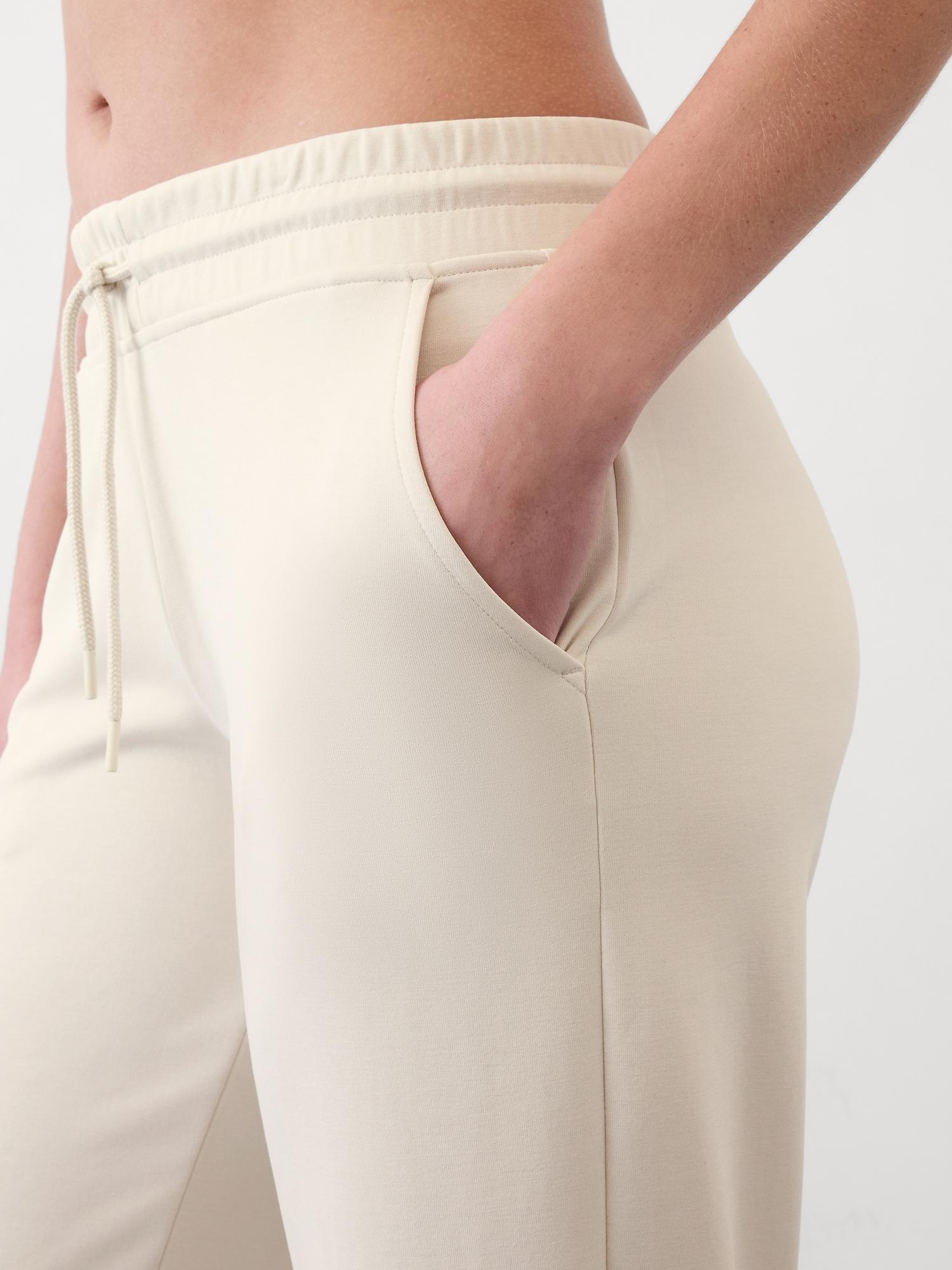 Seasoft Mid Rise Straight Crop Product Image