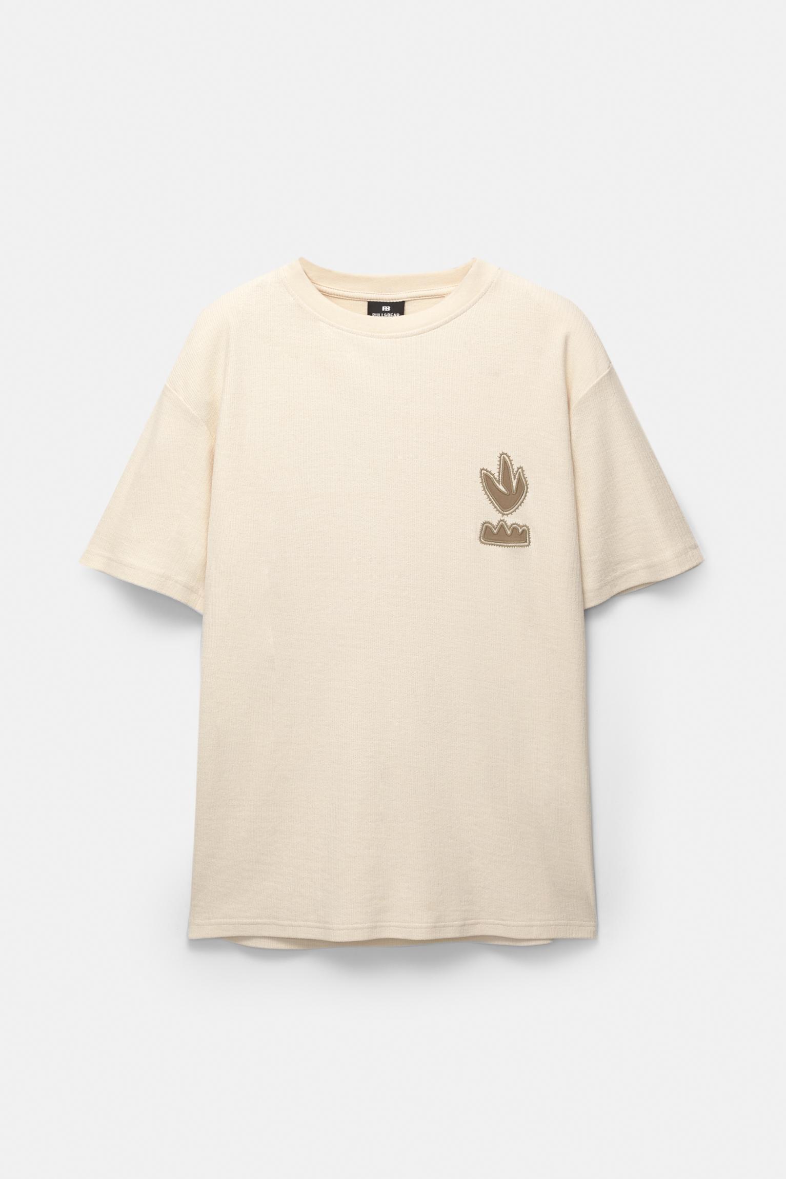T-shirt with embroidered plants Product Image