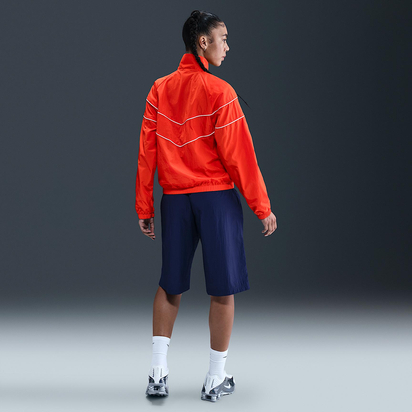 Nike Womens Windrunner Loose UV Woven Full-Zip Jacket | FV6304-633 Product Image