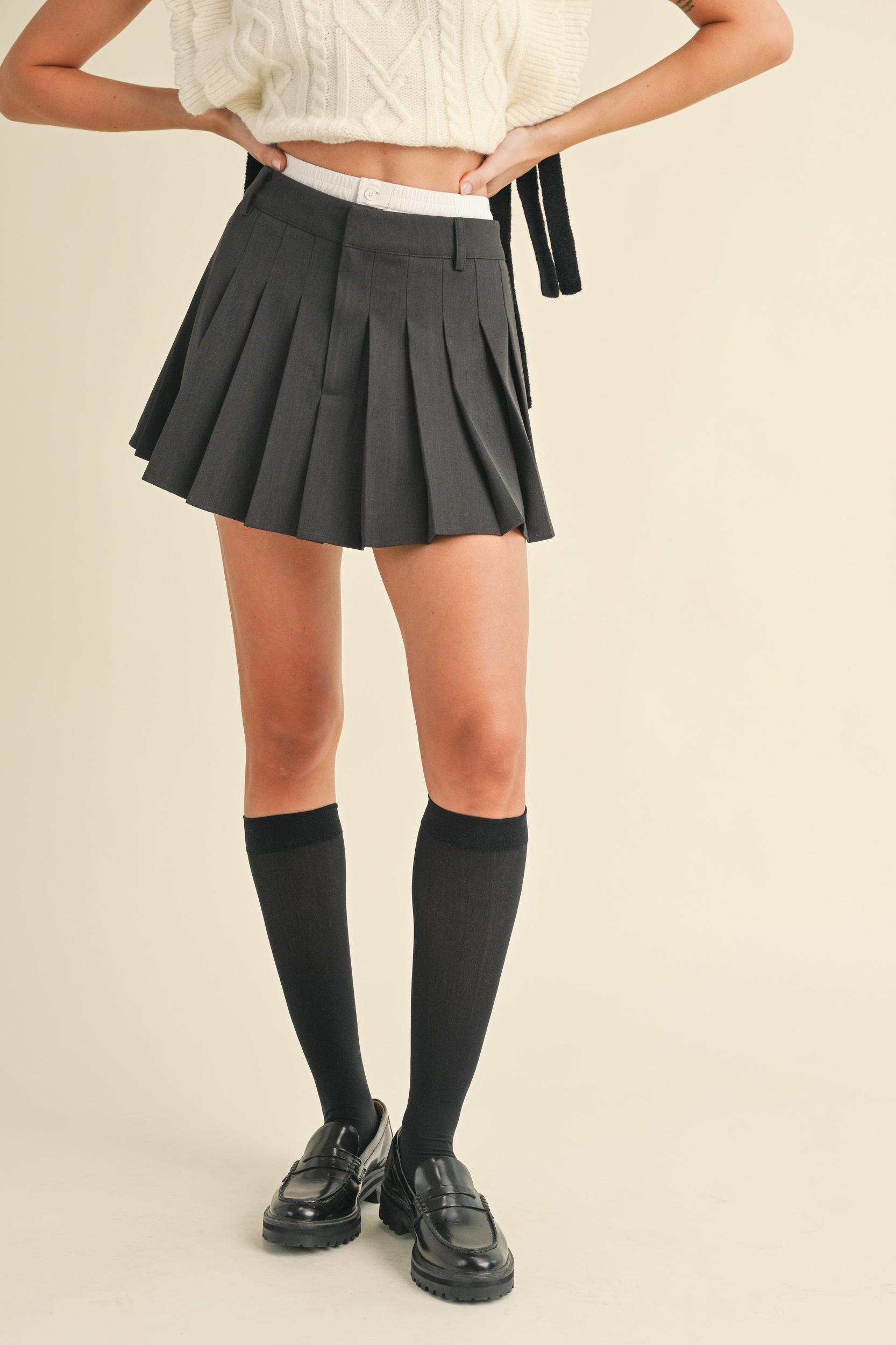 Contrast Waist band Pleated Mini Skirt Product Image