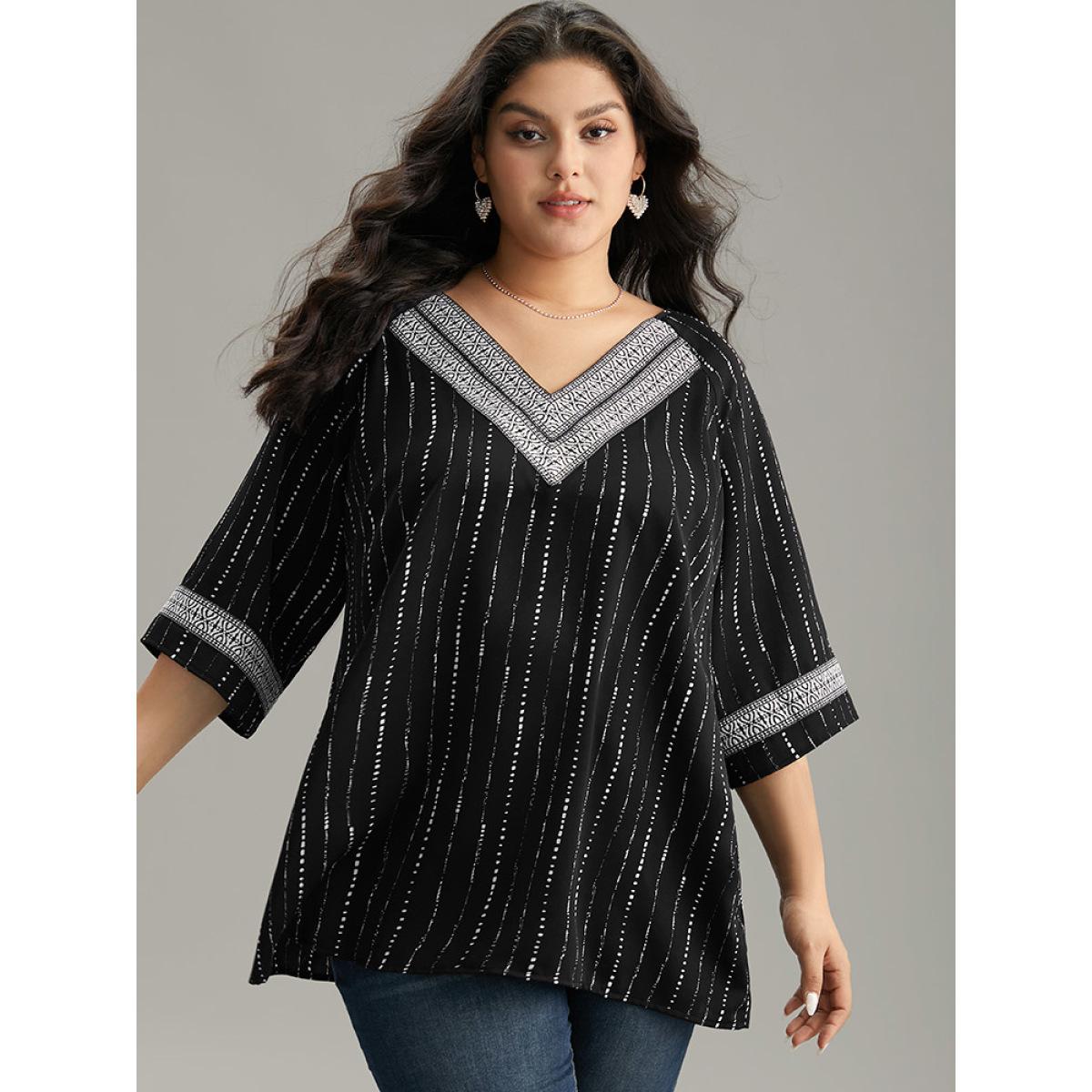 Plus Size BlackFlower Bandana Contrast Webbing Raglan Sleeve Blouse Women Vacation Elbow-length sleeve V-neck Vacation Blouses BloomChic 30/6X Product Image