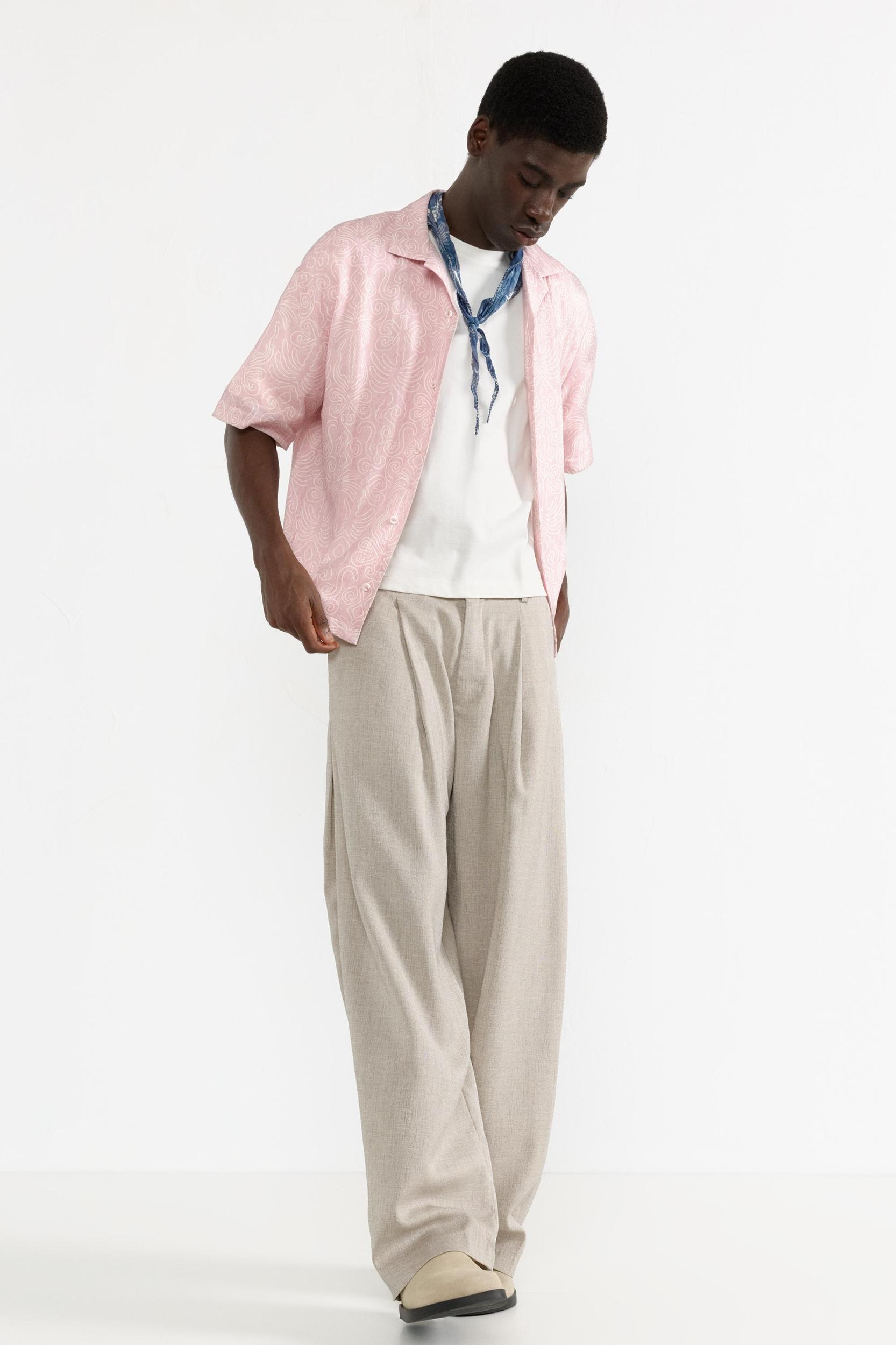 Short sleeve pink shirt Product Image