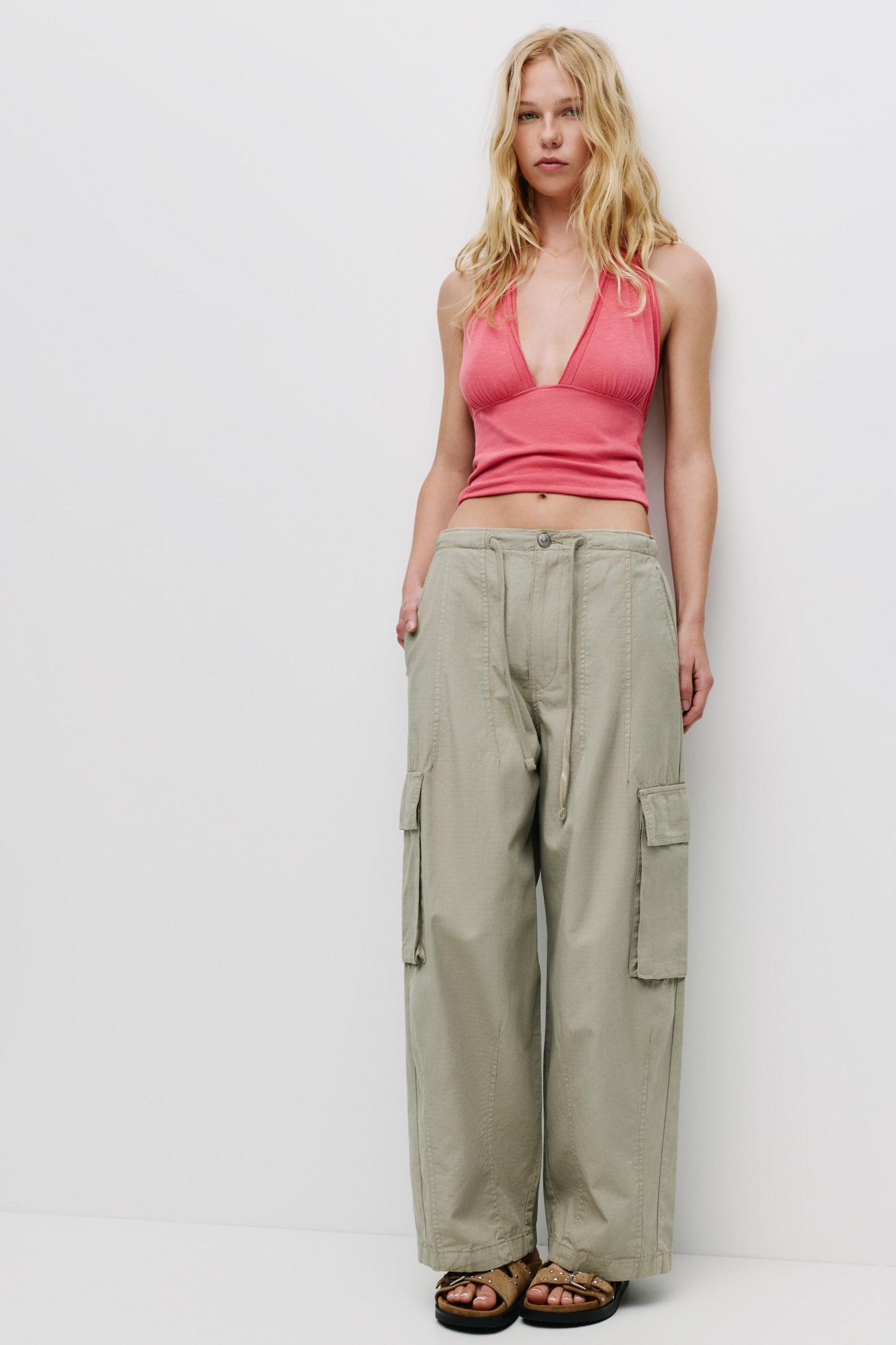 Fitted halter top Product Image