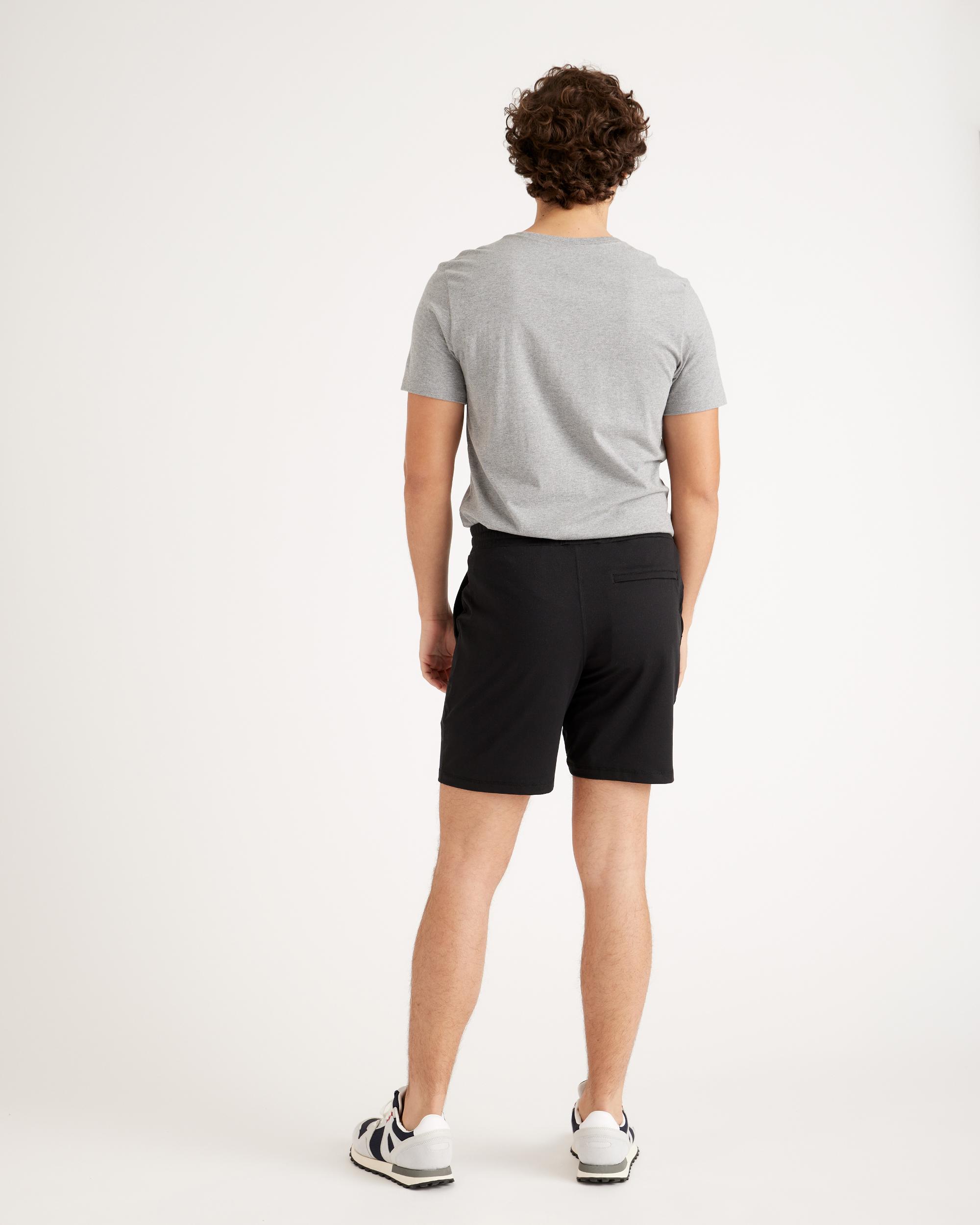 Quince | Men's Flowknit Performance Shorts 7.5" Recycled Polyester Product Image