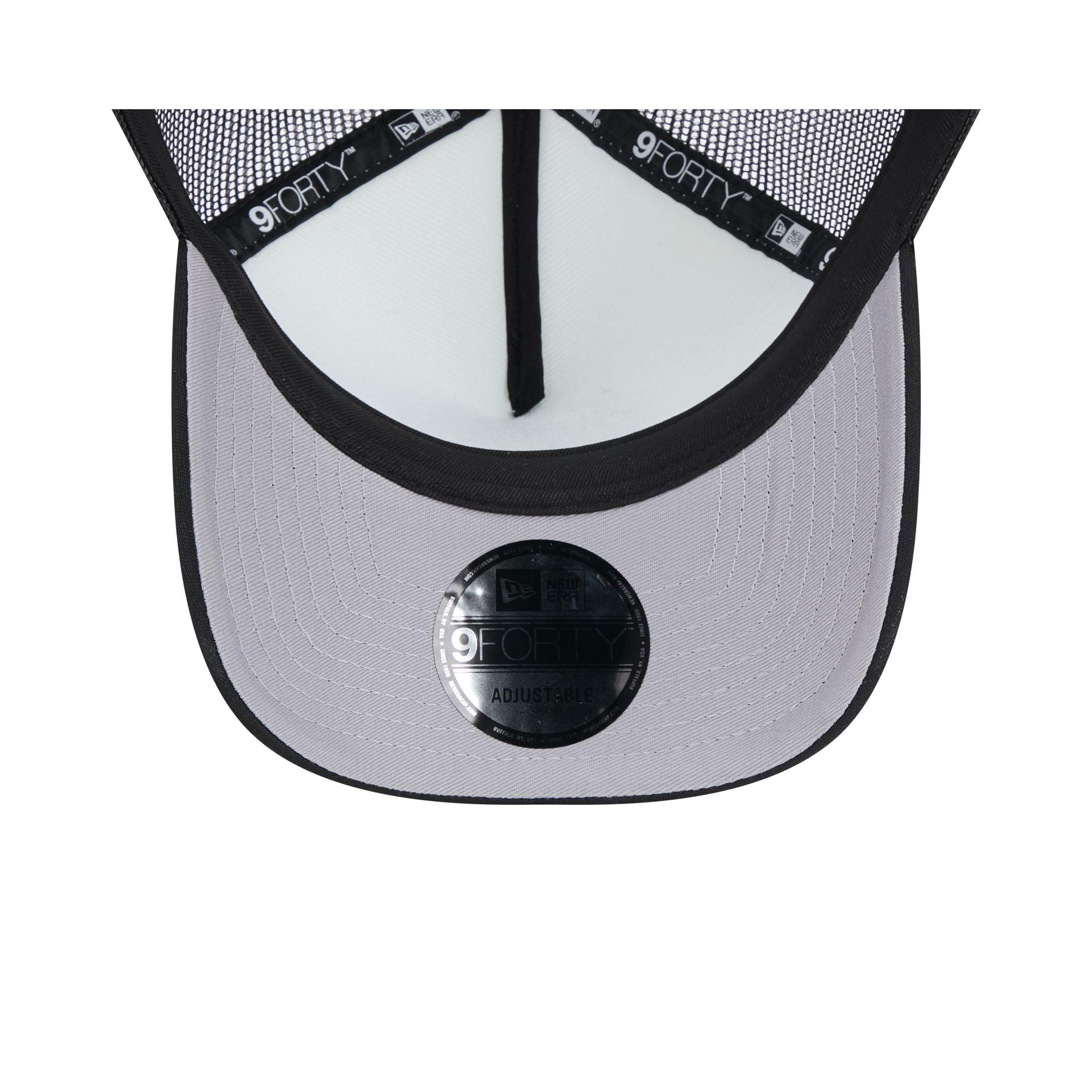 SpongeBob SquarePants Seas The Day 9FORTY A-Frame Trucker Hat Male Product Image