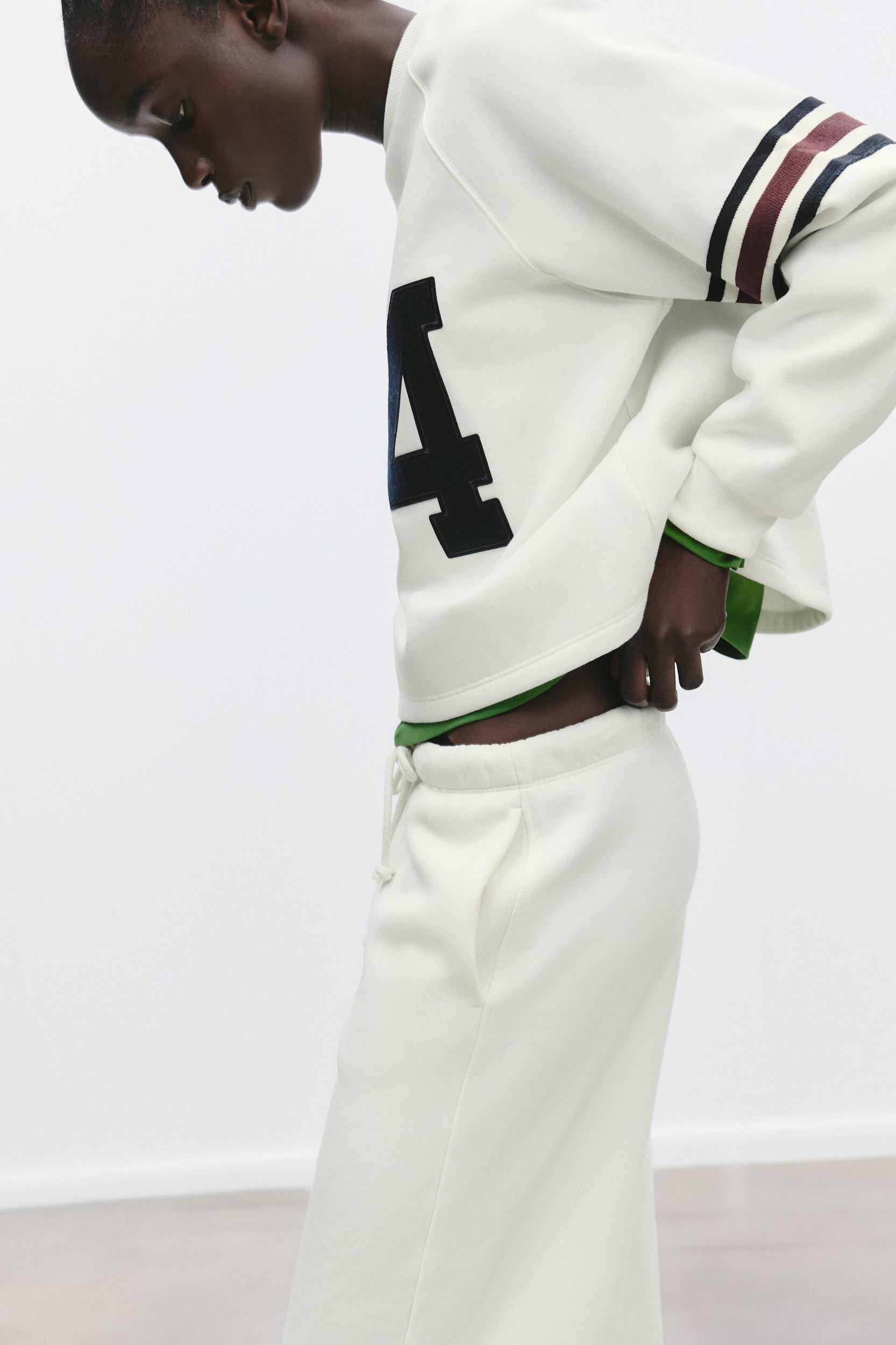 NUMBER STRIPE SWEATSHIRT Product Image