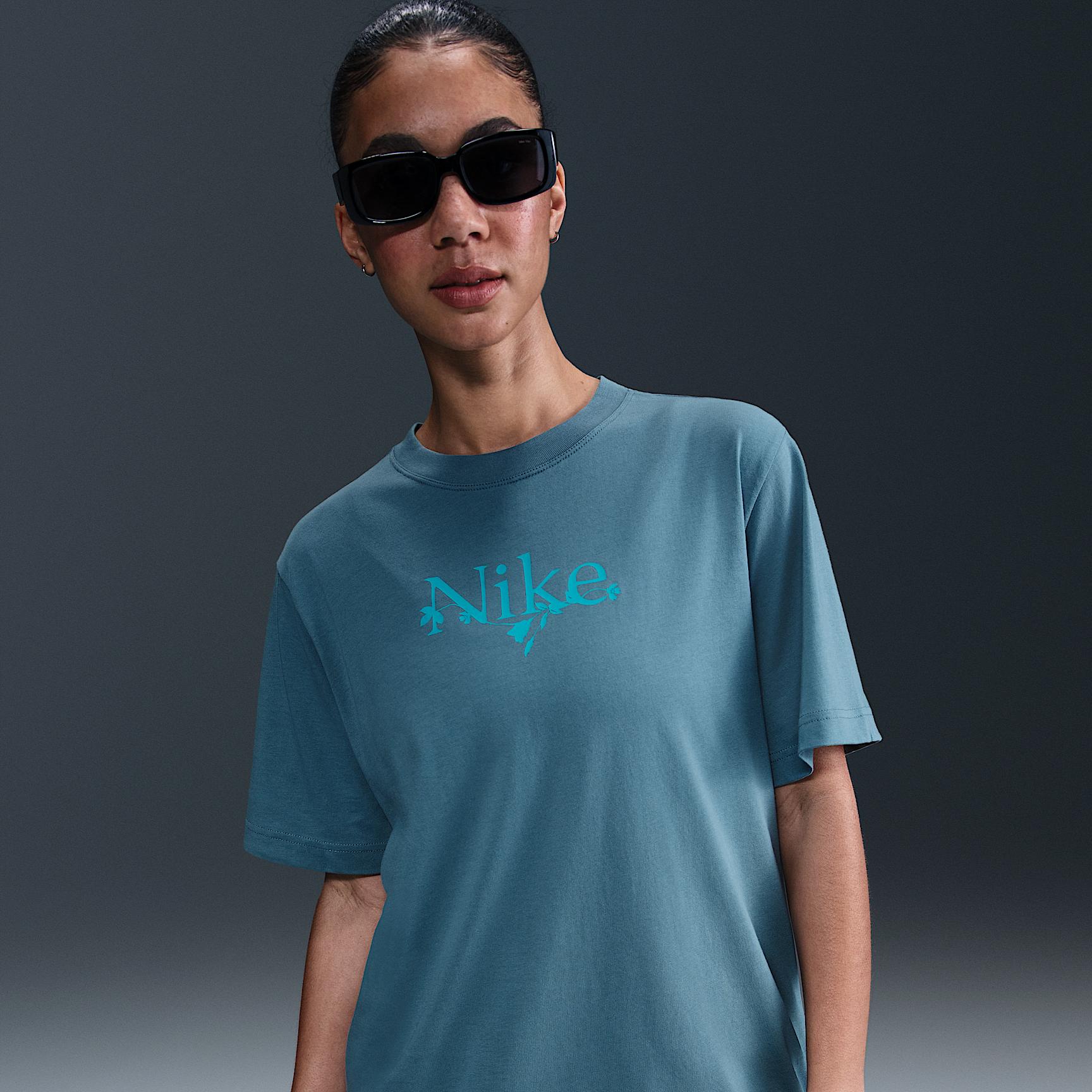 Nike Sportswear Women's Loose Short-Sleeve T-Shirt Product Image