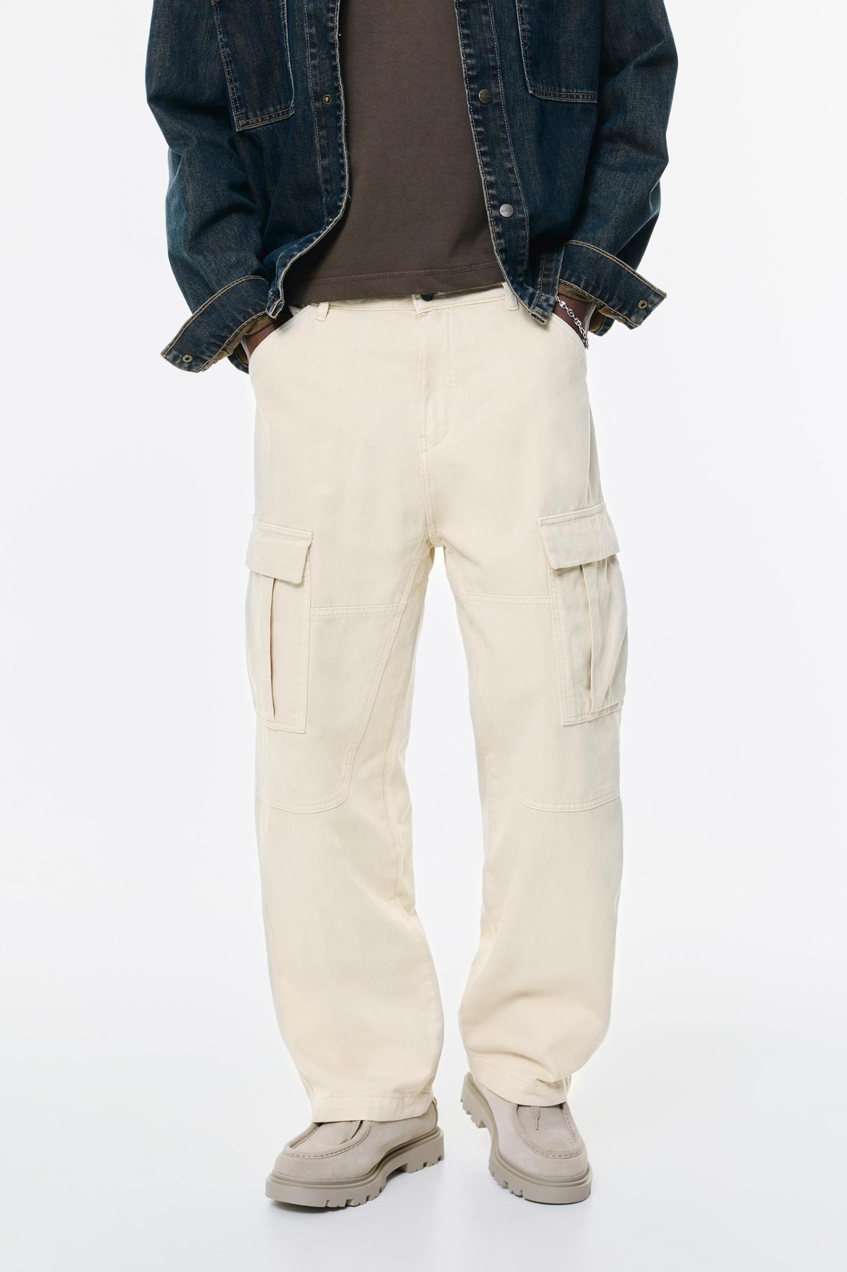 Baggy cargo trousers Product Image