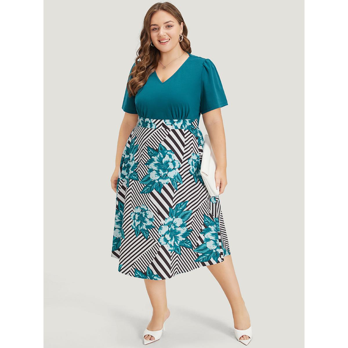 Plus Size Floral & Striped Patchwork Pocket Gathered Dress Teal Women Office Gathered V-neck Short sleeve Curvy Midi Dress BloomChic 14-16/1X Product Image