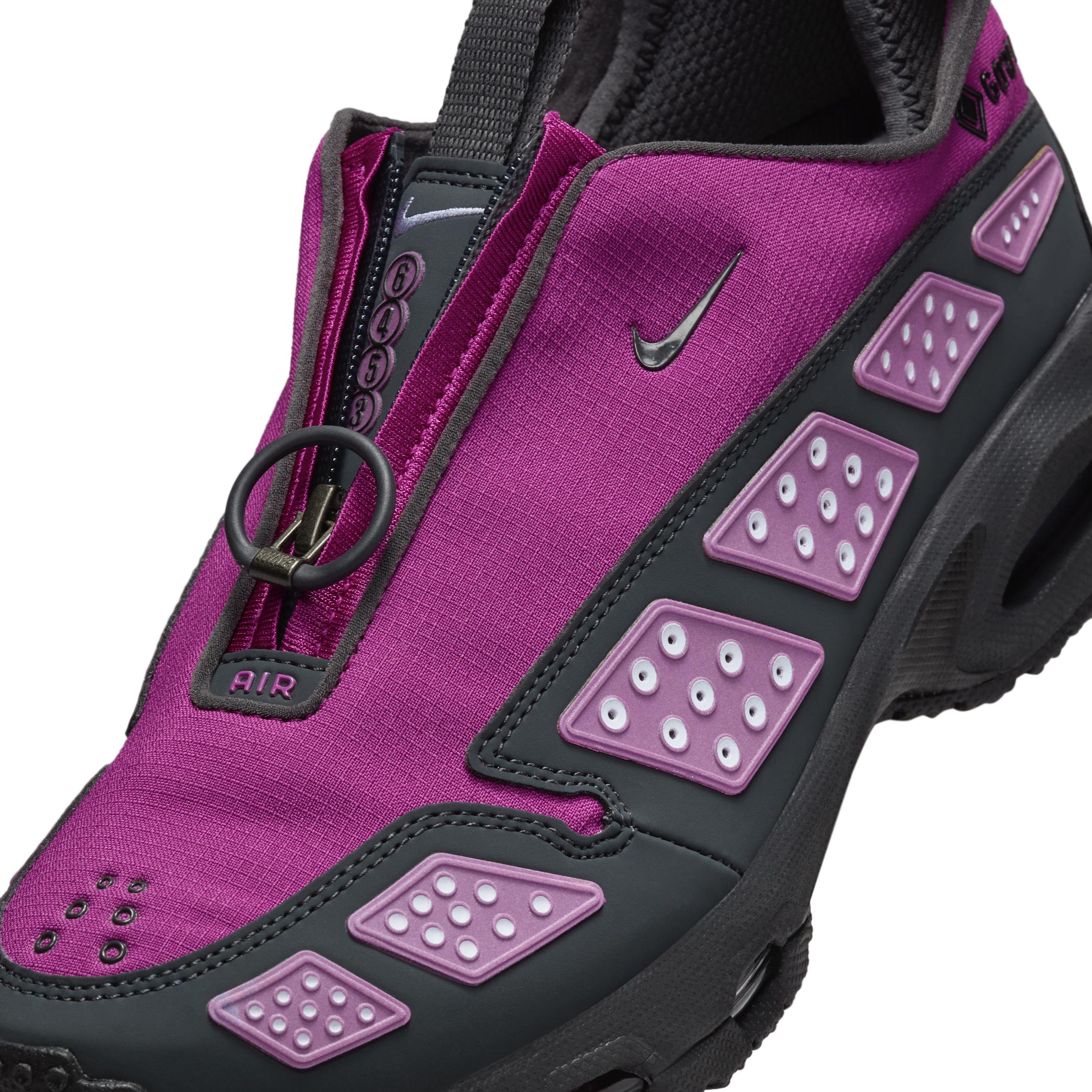 Nike Women's Air Max SNDR GORE-TEX Shoes Product Image